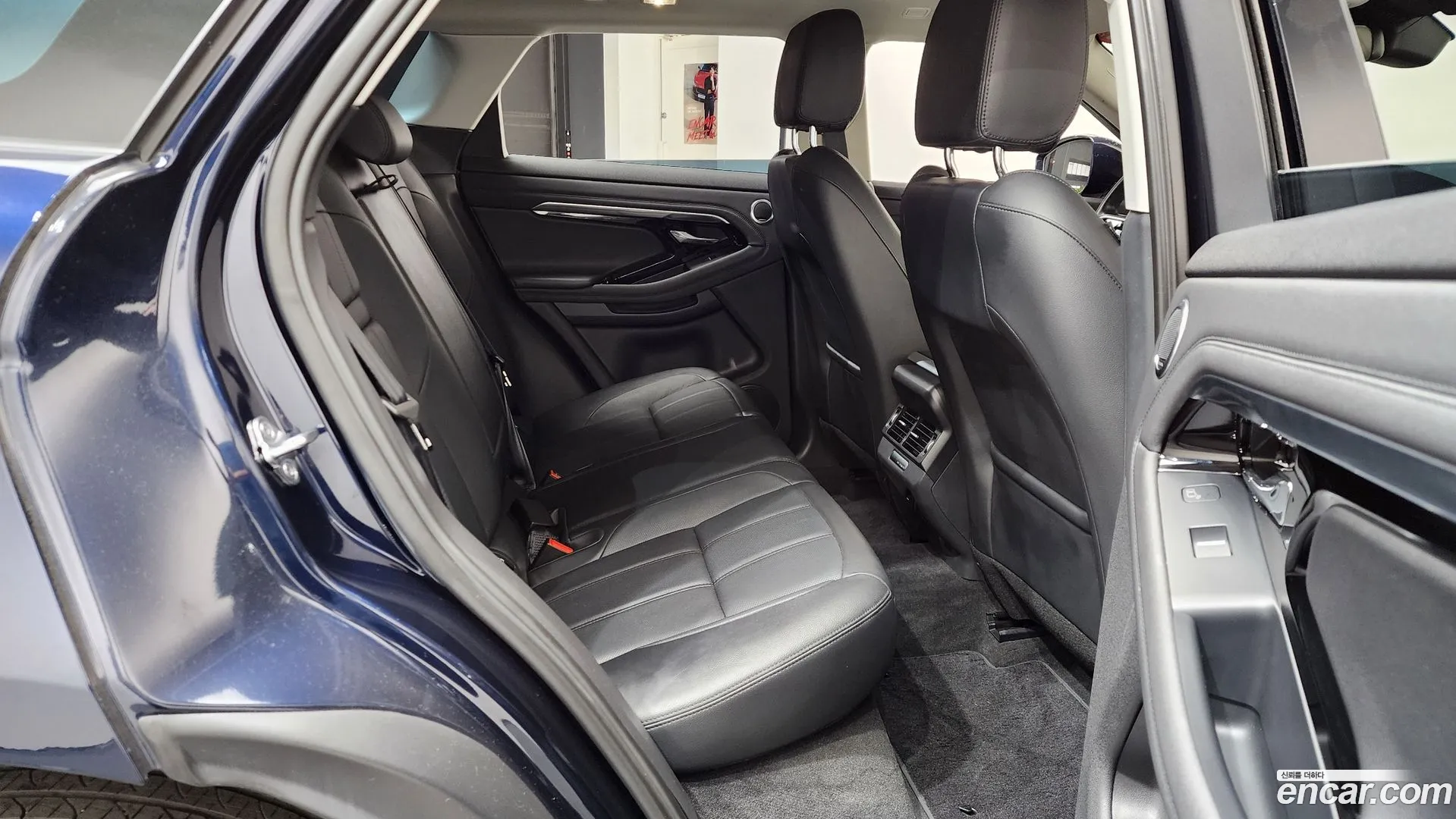 Land Rover Range Rover Evoque 2022 — фото 1