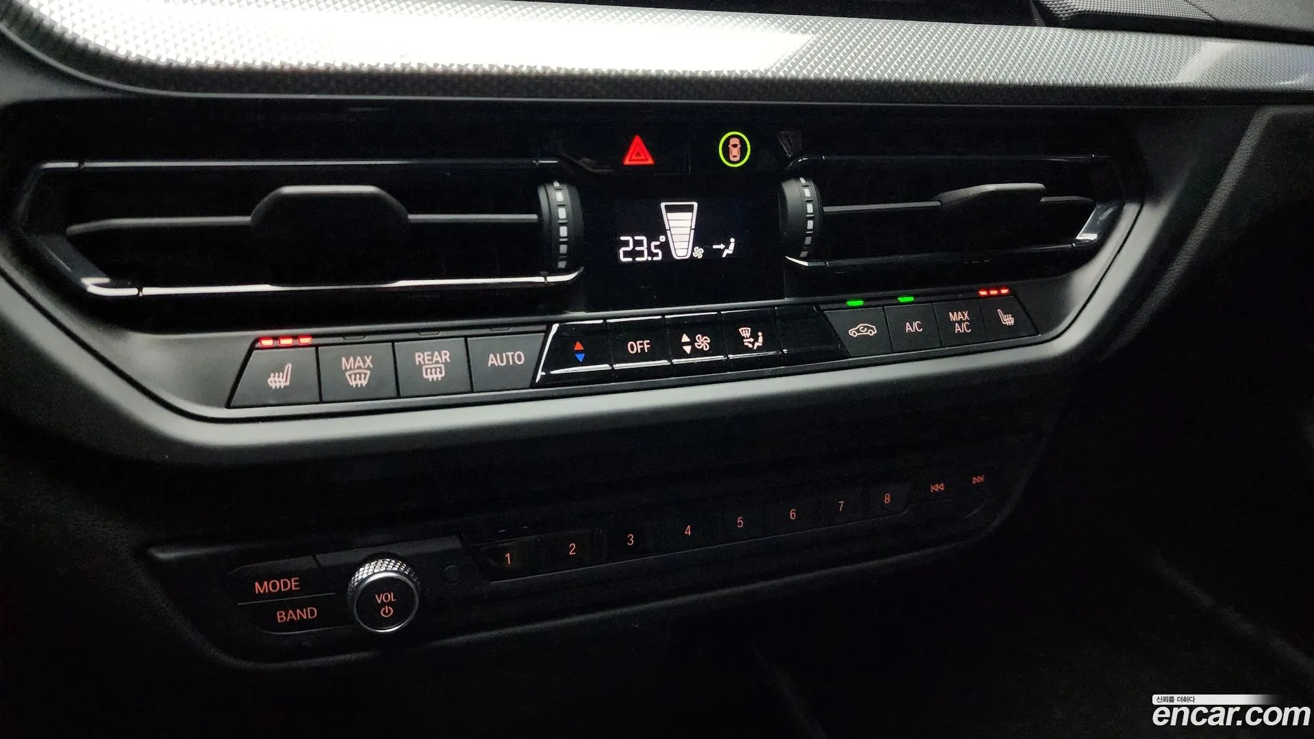 BMW 120i 2022 — фото 2
