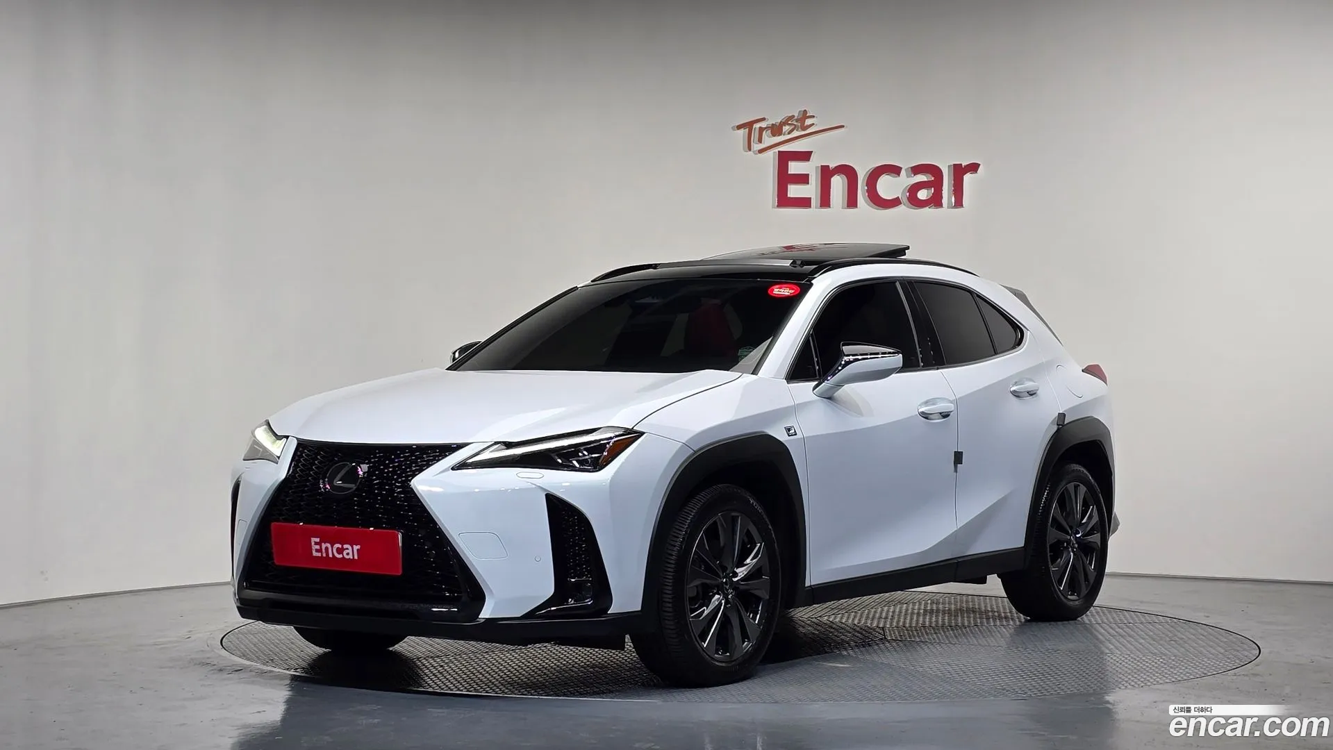 Lexus UX 300h 2024 — фото 2