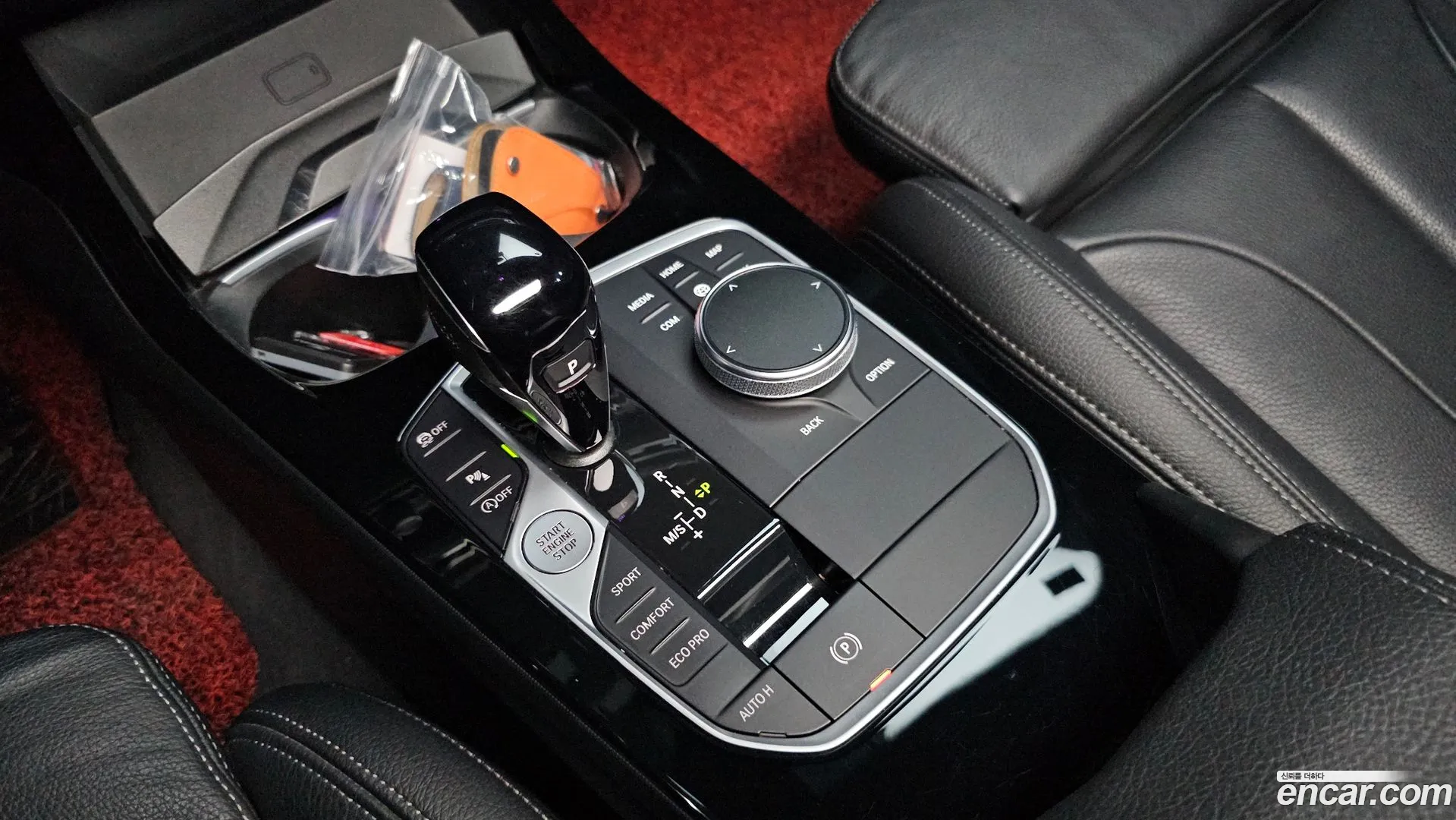 BMW 120i 2022 — фото 1