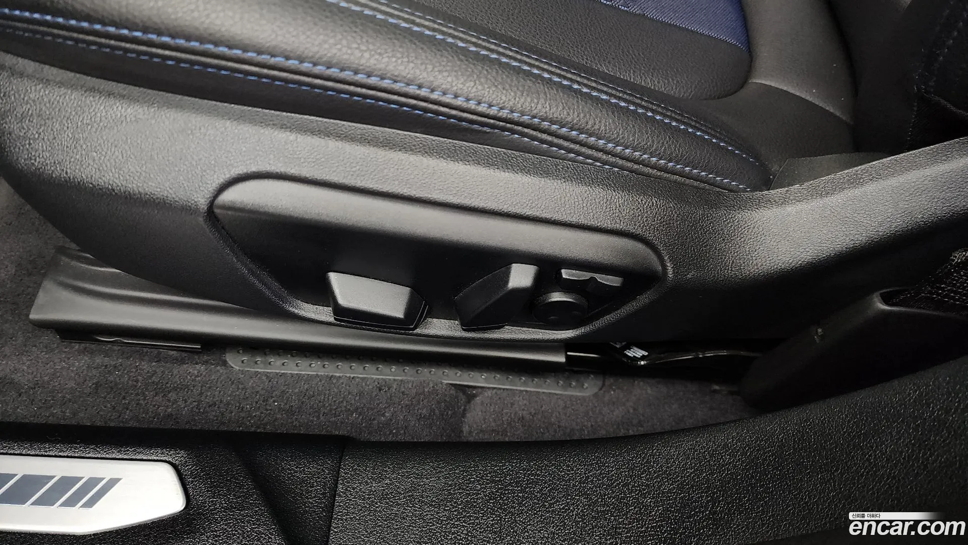 BMW 120i 2024 — фото 3