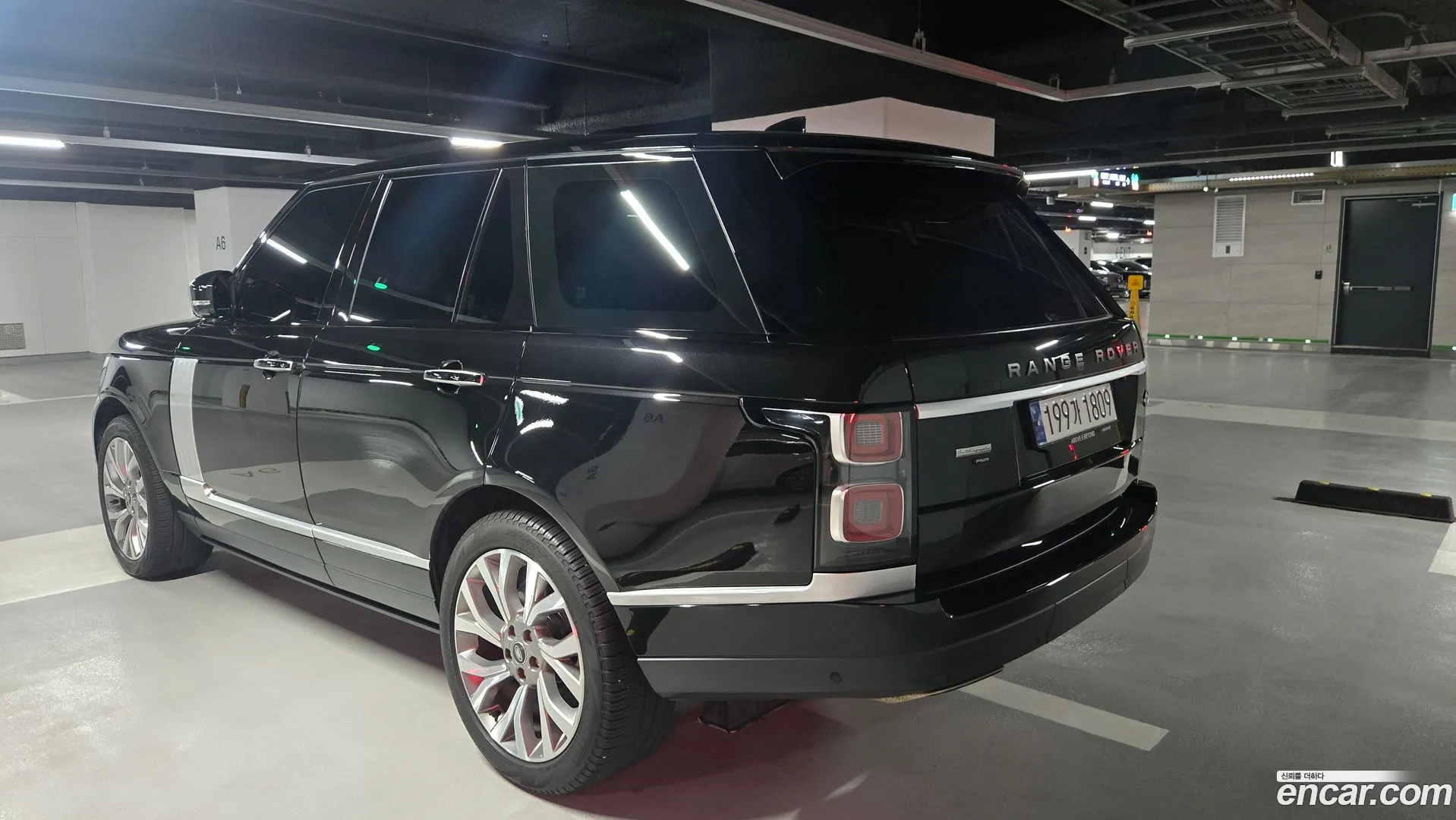 Land Rover Range Rover 2022 — фото 1