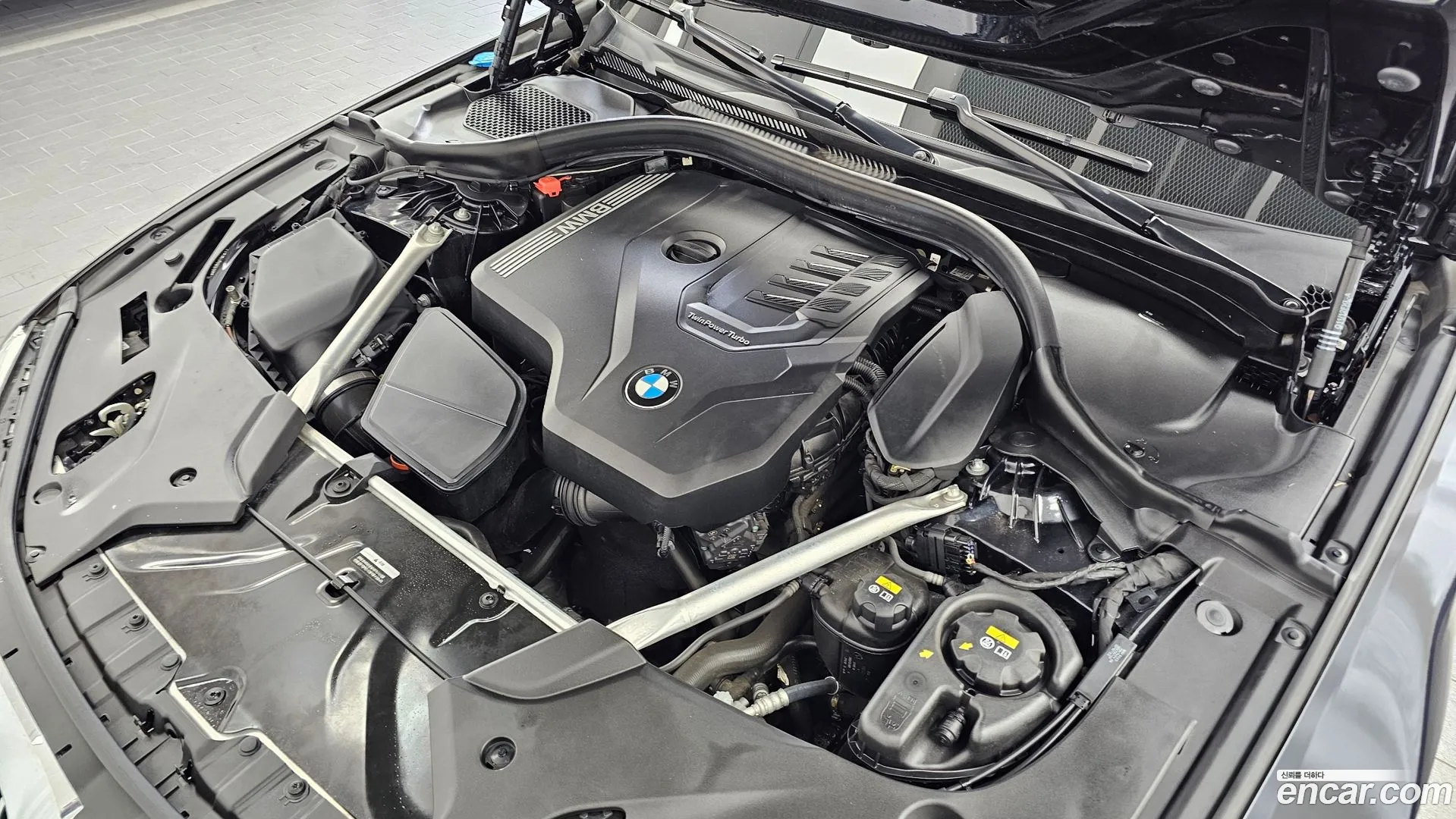 BMW 530i 2022 — фото 1