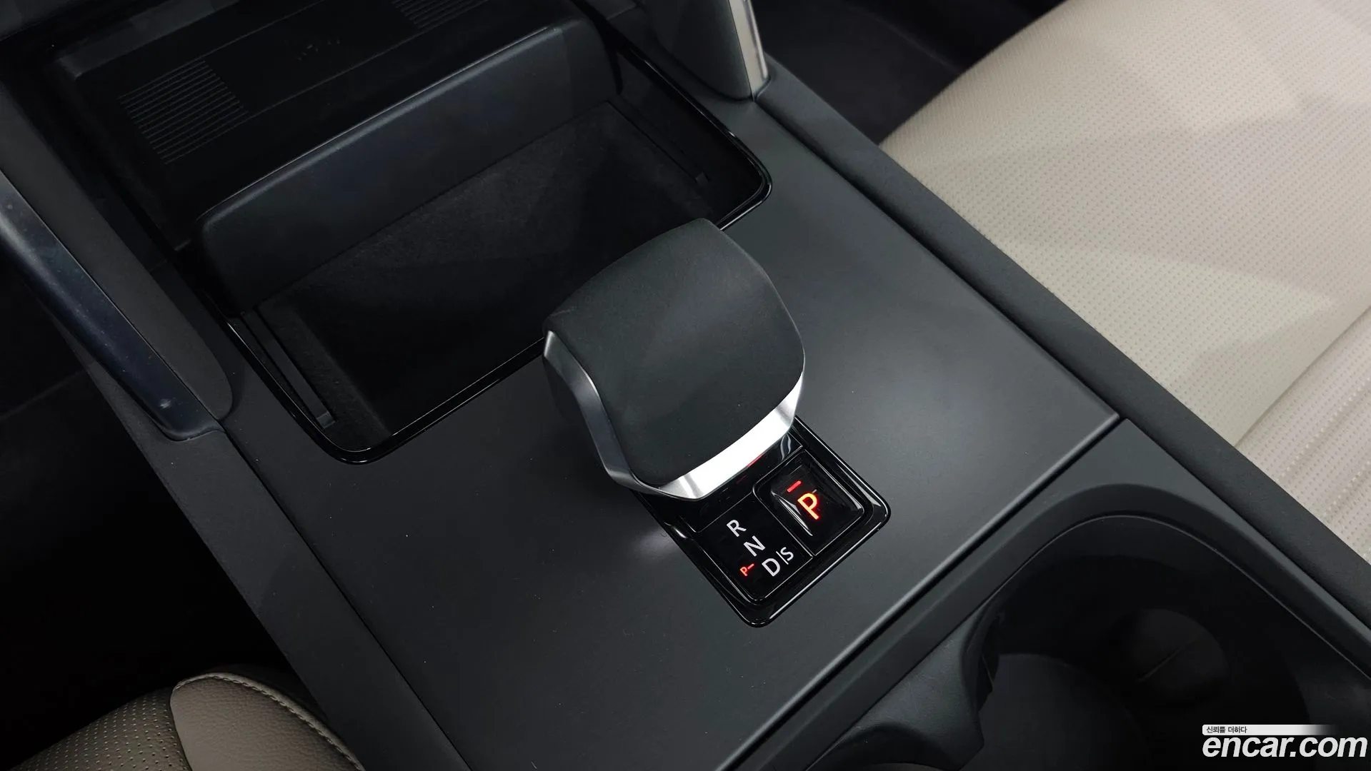 Land Rover Discovery Sport 2025 — фото 1