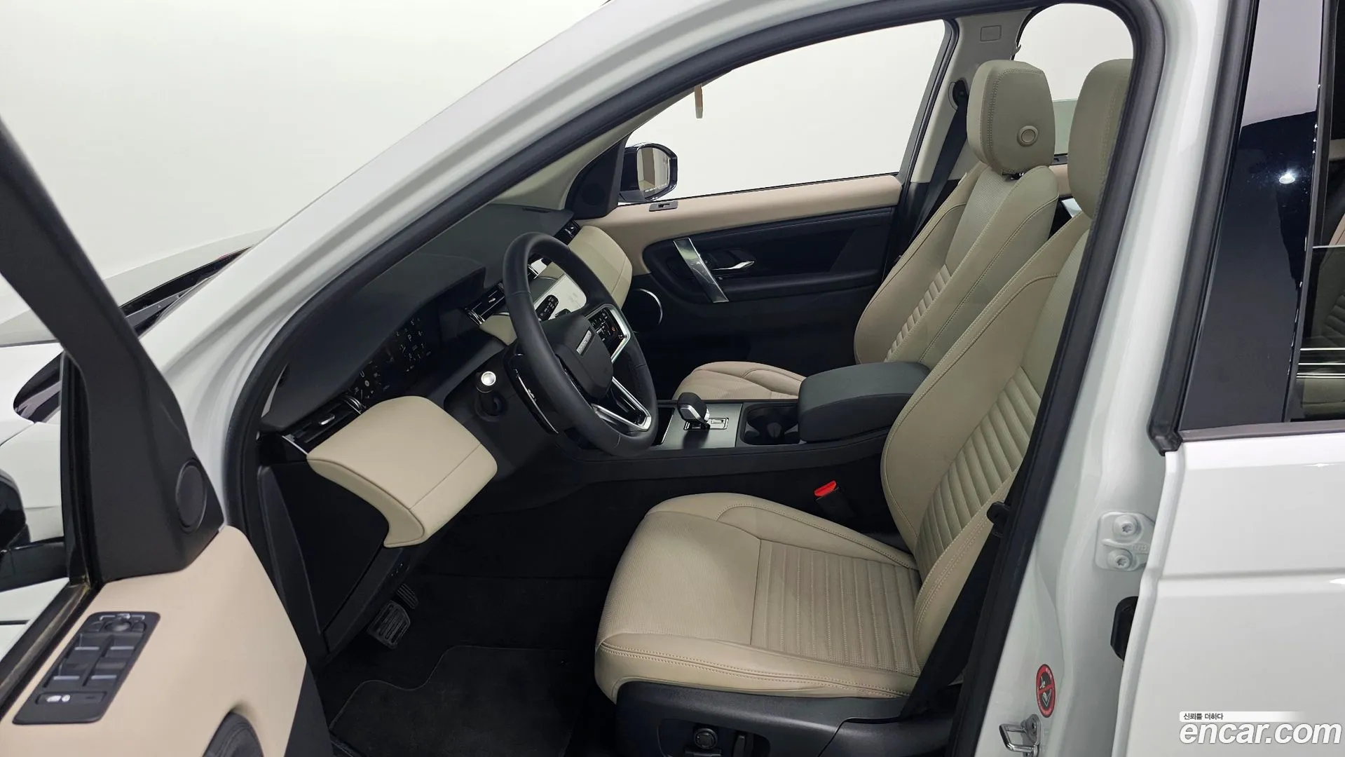 Land Rover Discovery Sport 2025 — фото 2