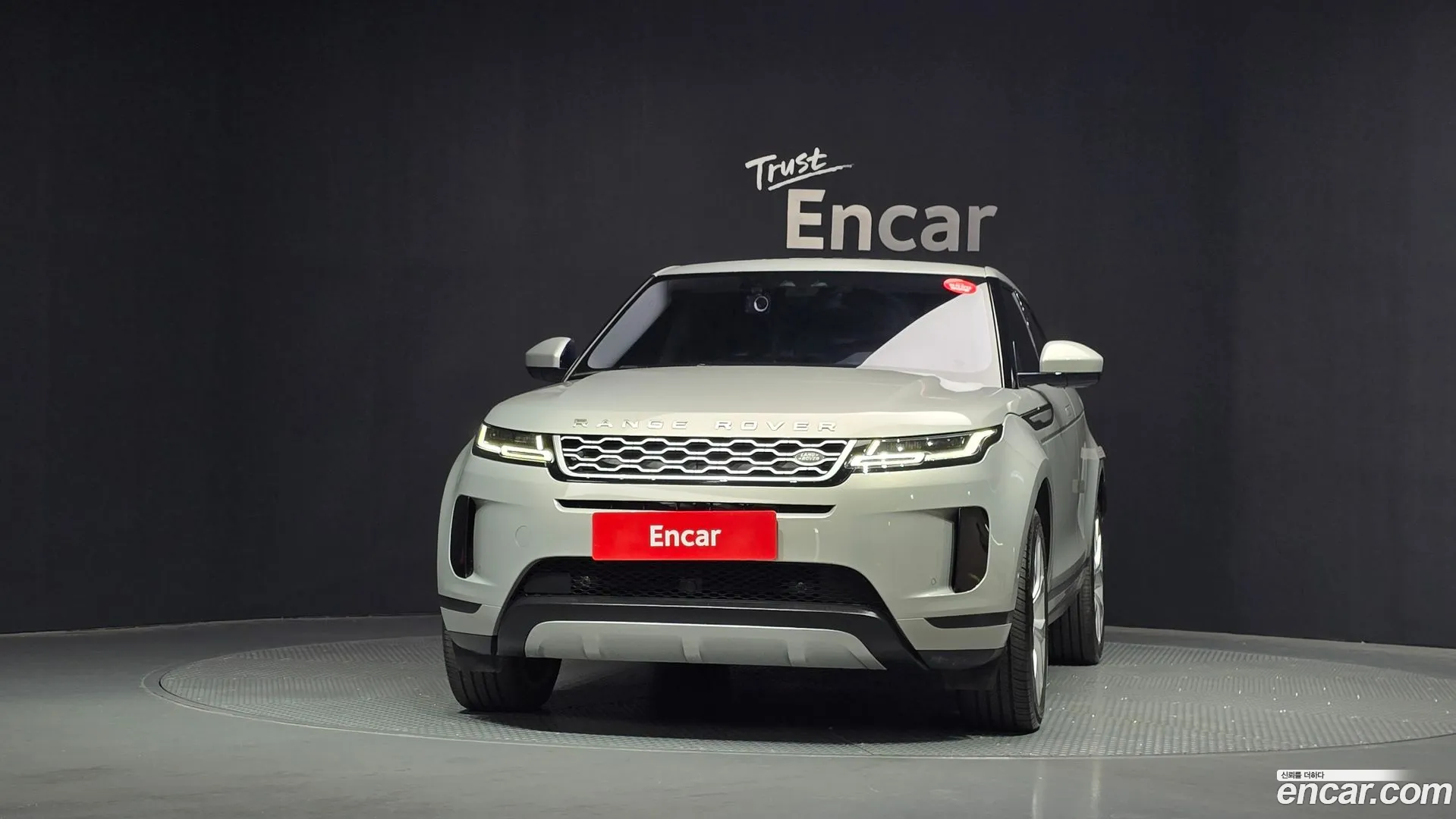 Land Rover Range Rover Evoque 2020 — фото 1