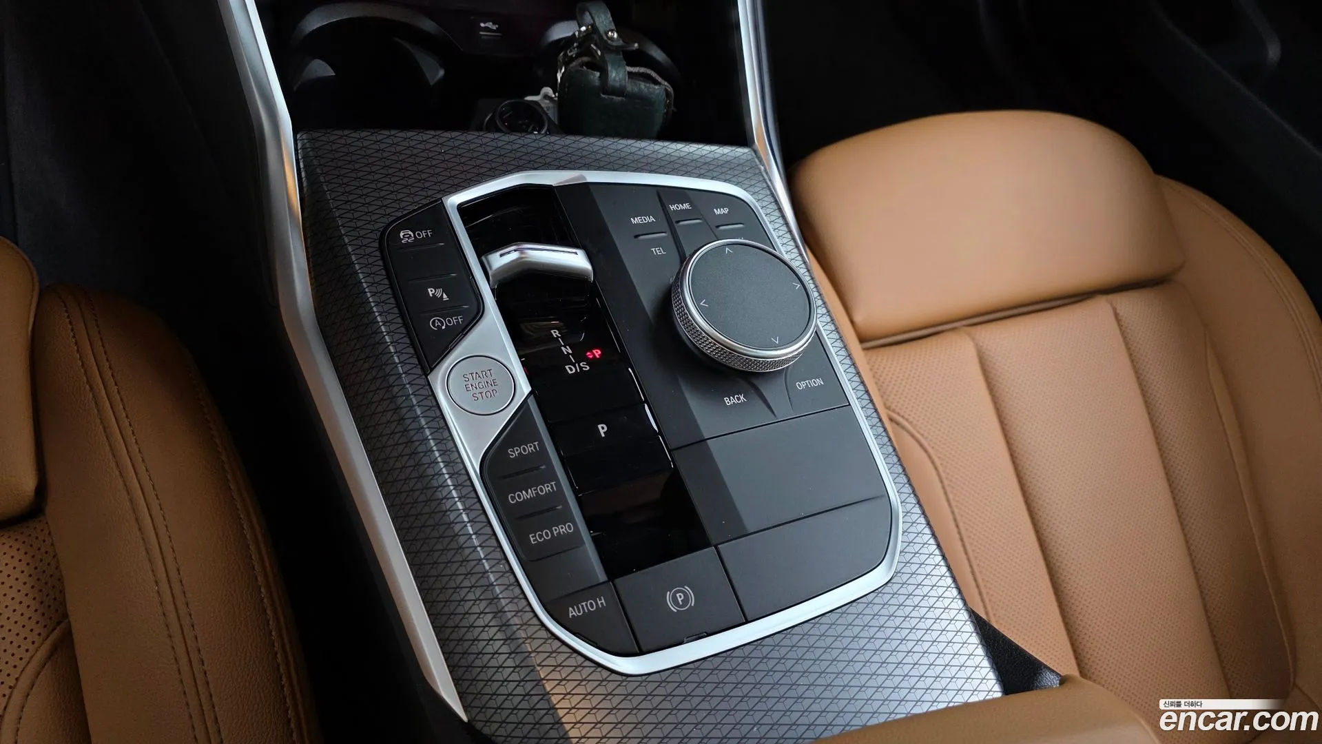 BMW 320i 2023 — фото 3