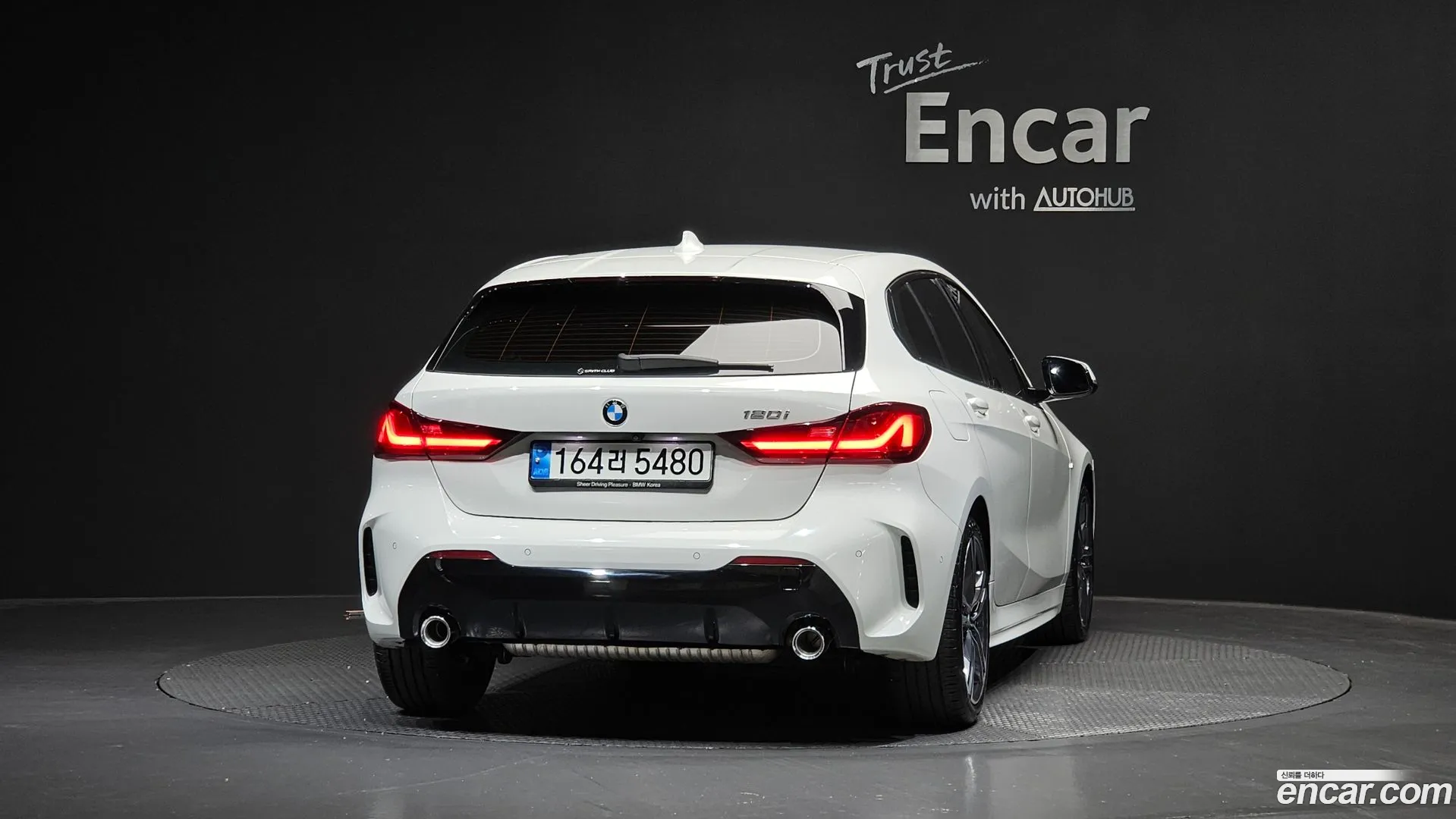 BMW 120i 2022 — фото 3