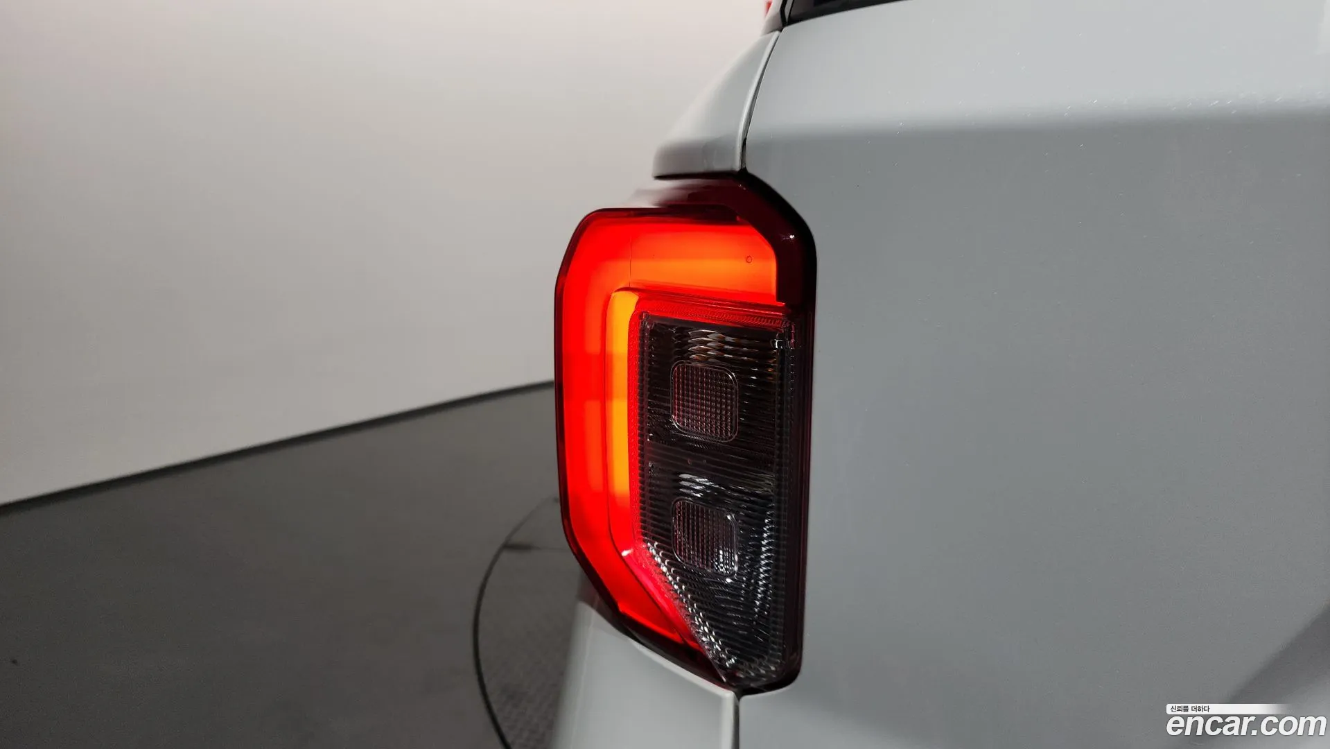 Ford Explorer 2020 — фото 1