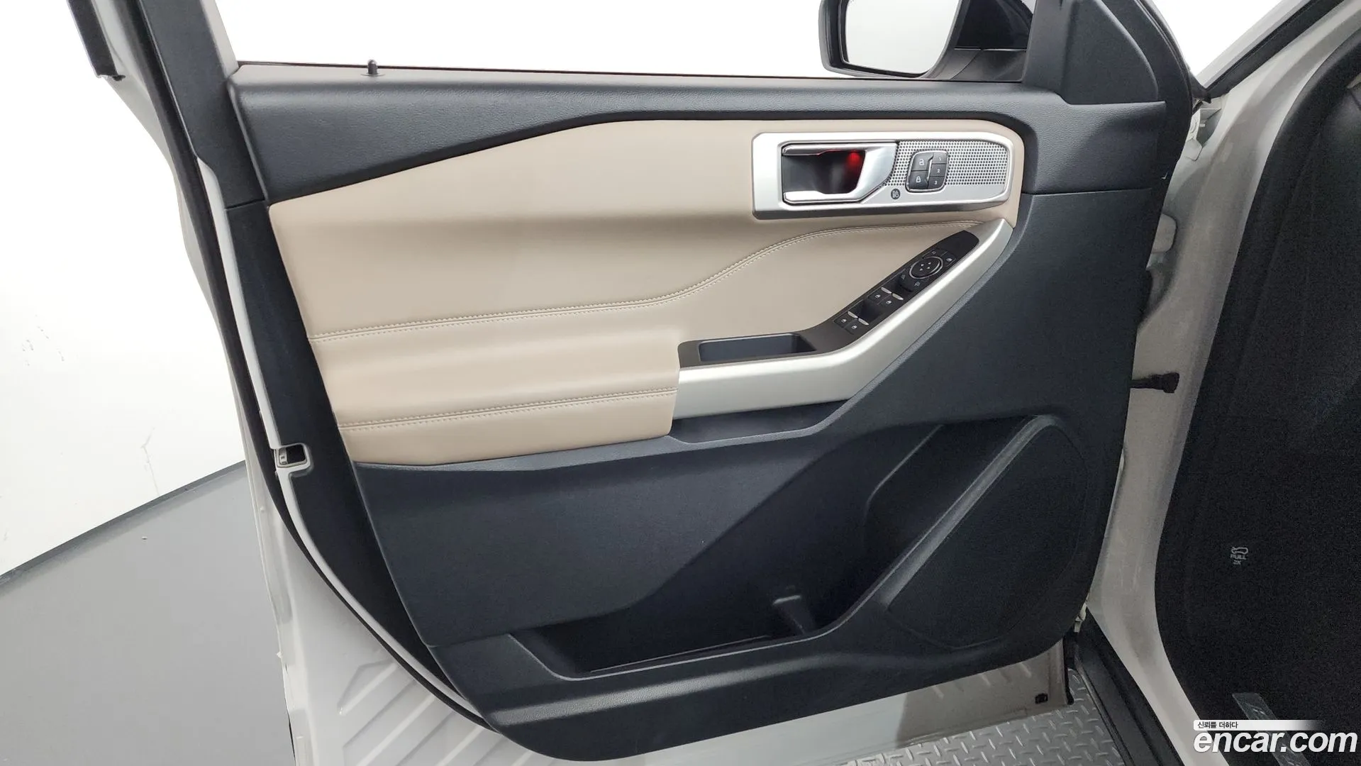 Ford Explorer 2020 — фото 3