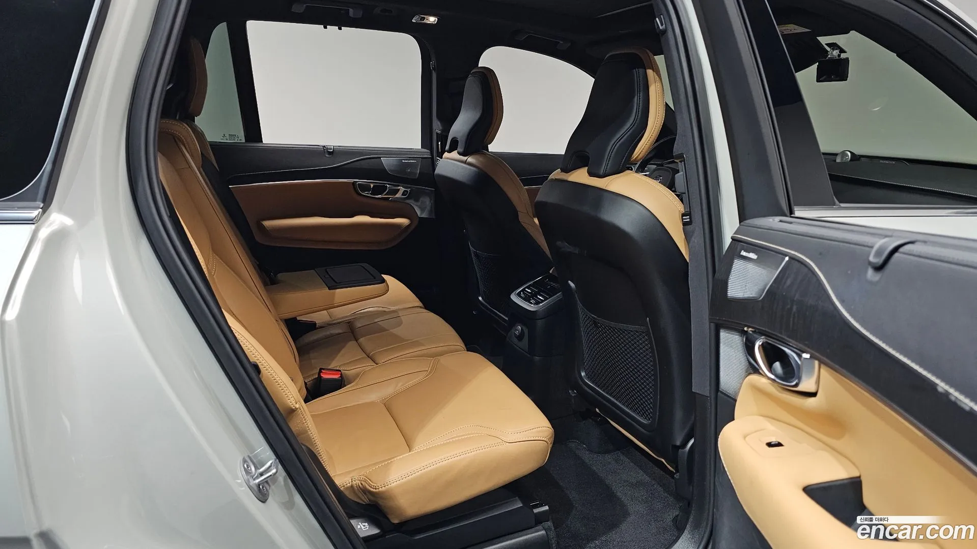 Volvo XC90 2022 — фото 1