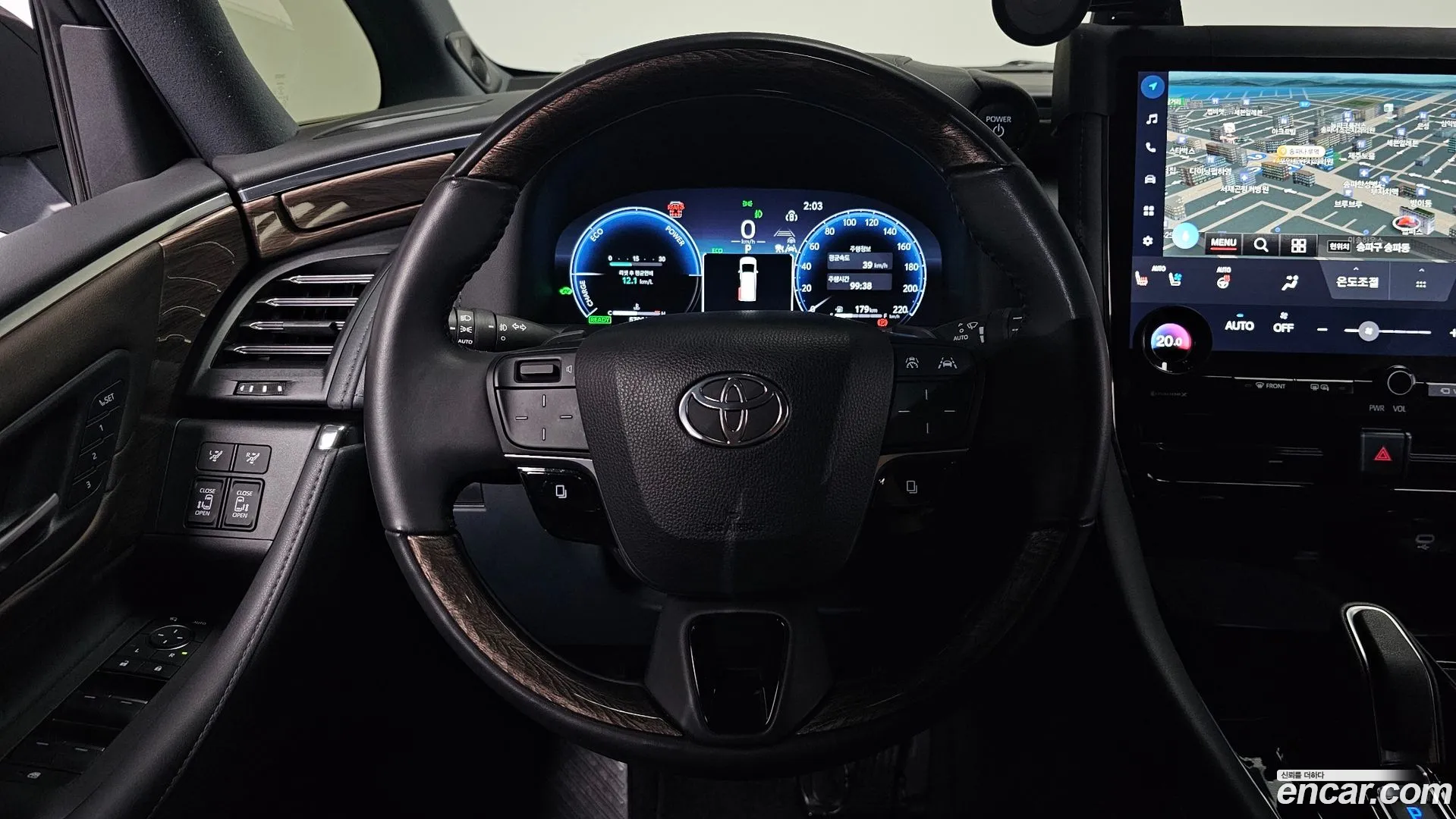 Toyota Alphard 2023 — фото 2