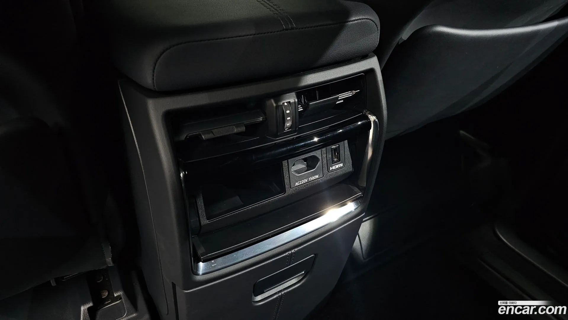 Toyota Alphard 2023 — фото 5