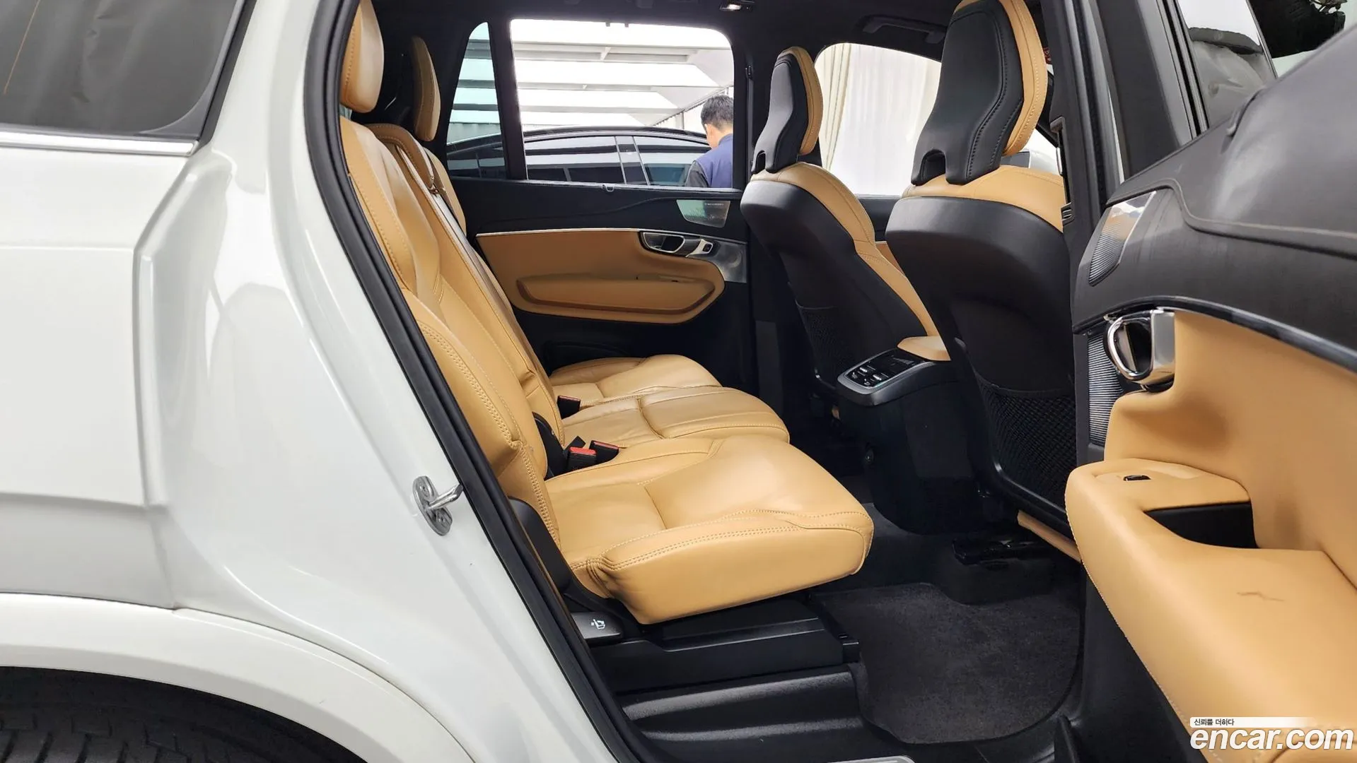 Volvo XC90 2023 — фото 2
