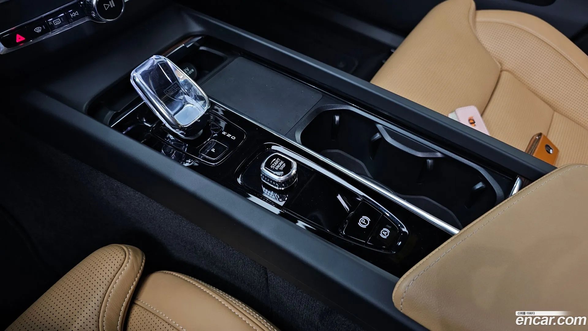 Volvo XC60 2023 — фото 4
