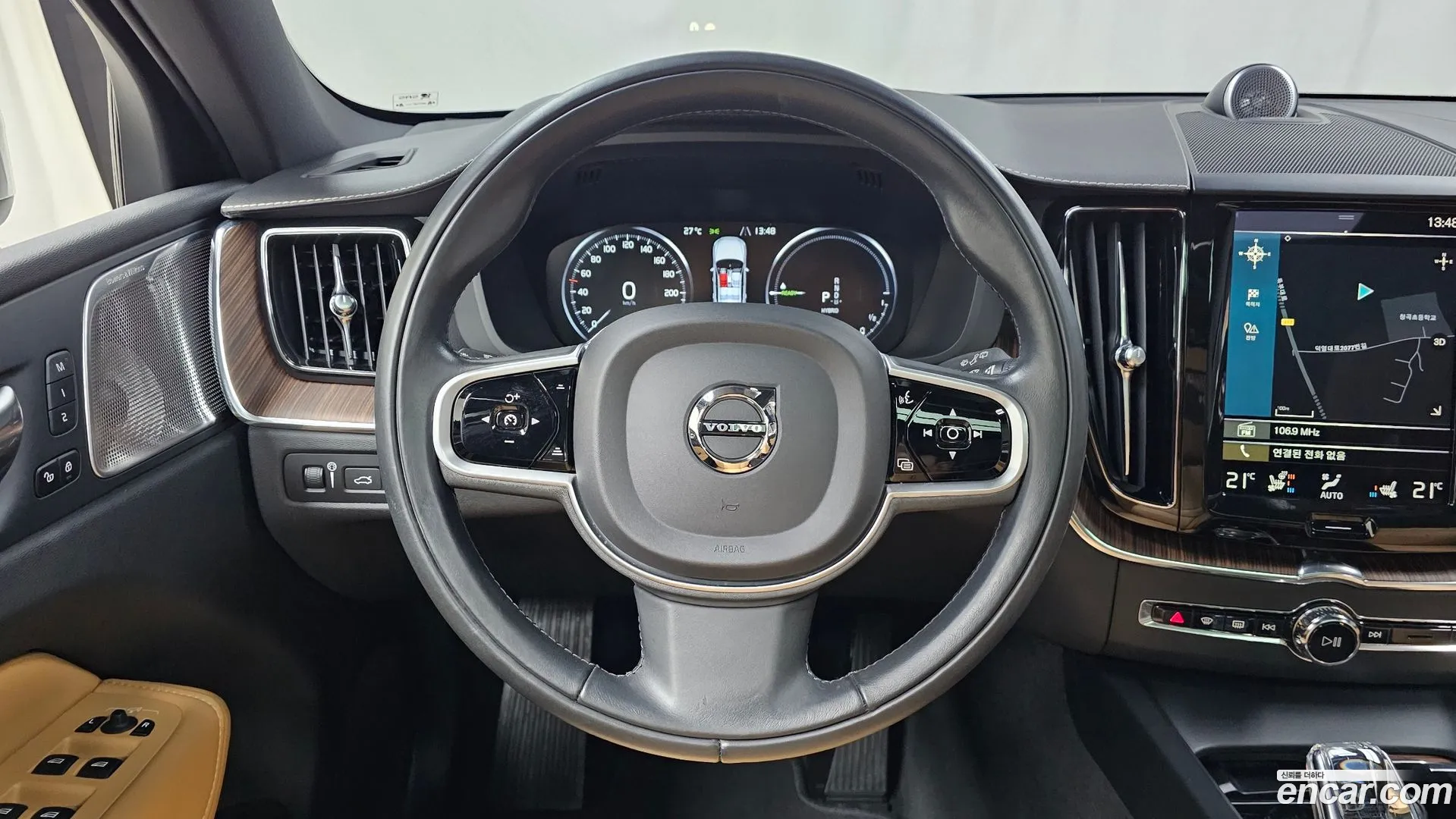 Volvo XC60 2021 — фото 2