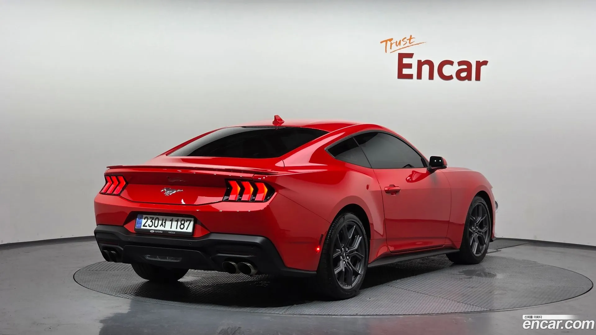 Ford Mustang 2025 — фото 1