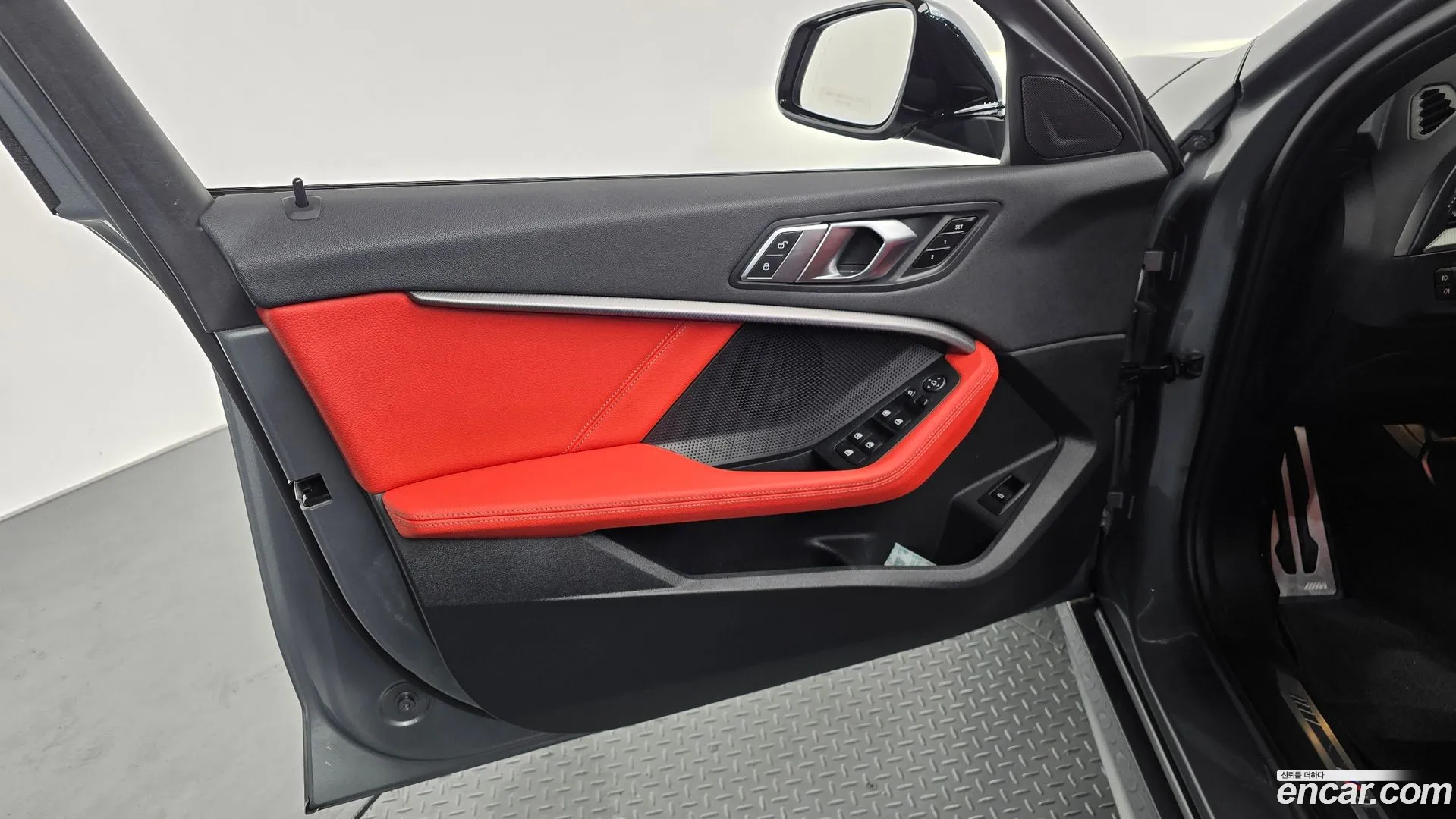 BMW 120i 2022 — фото 3