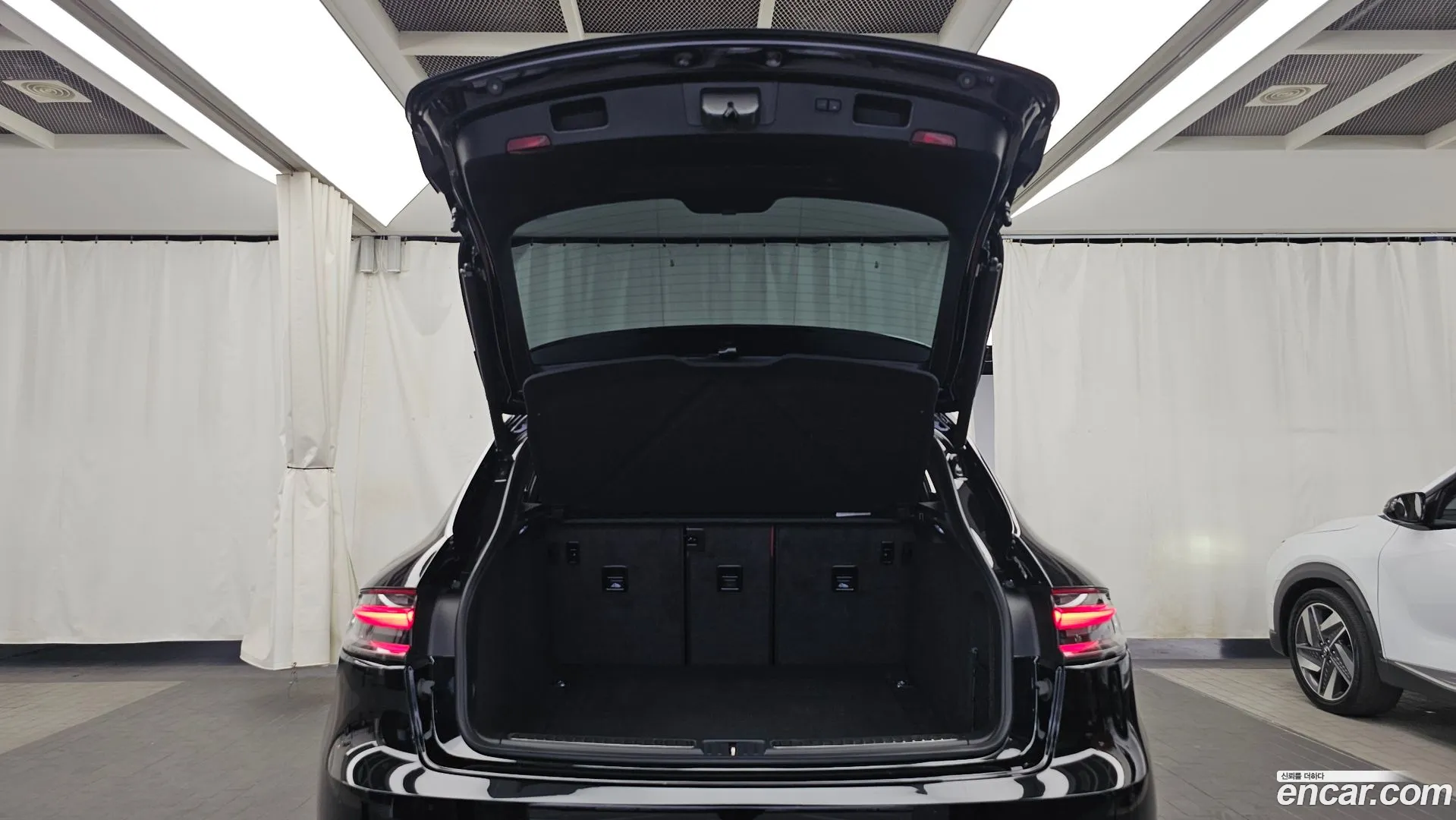 Porsche Macan 2023 — фото 1