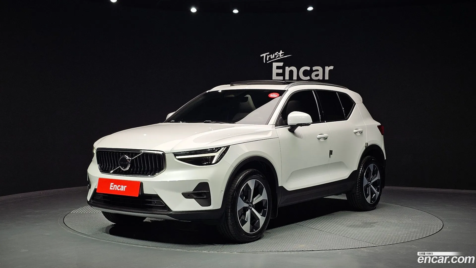 Volvo XC40 2025 — фото 3