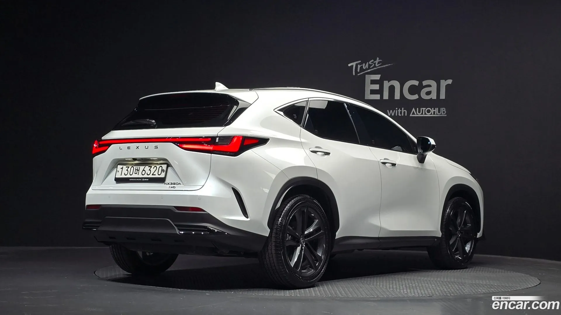 Lexus NX 350h 2022 — фото 1