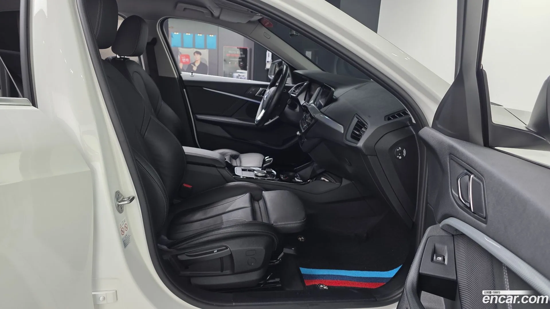 BMW 120i 2022 — фото 1