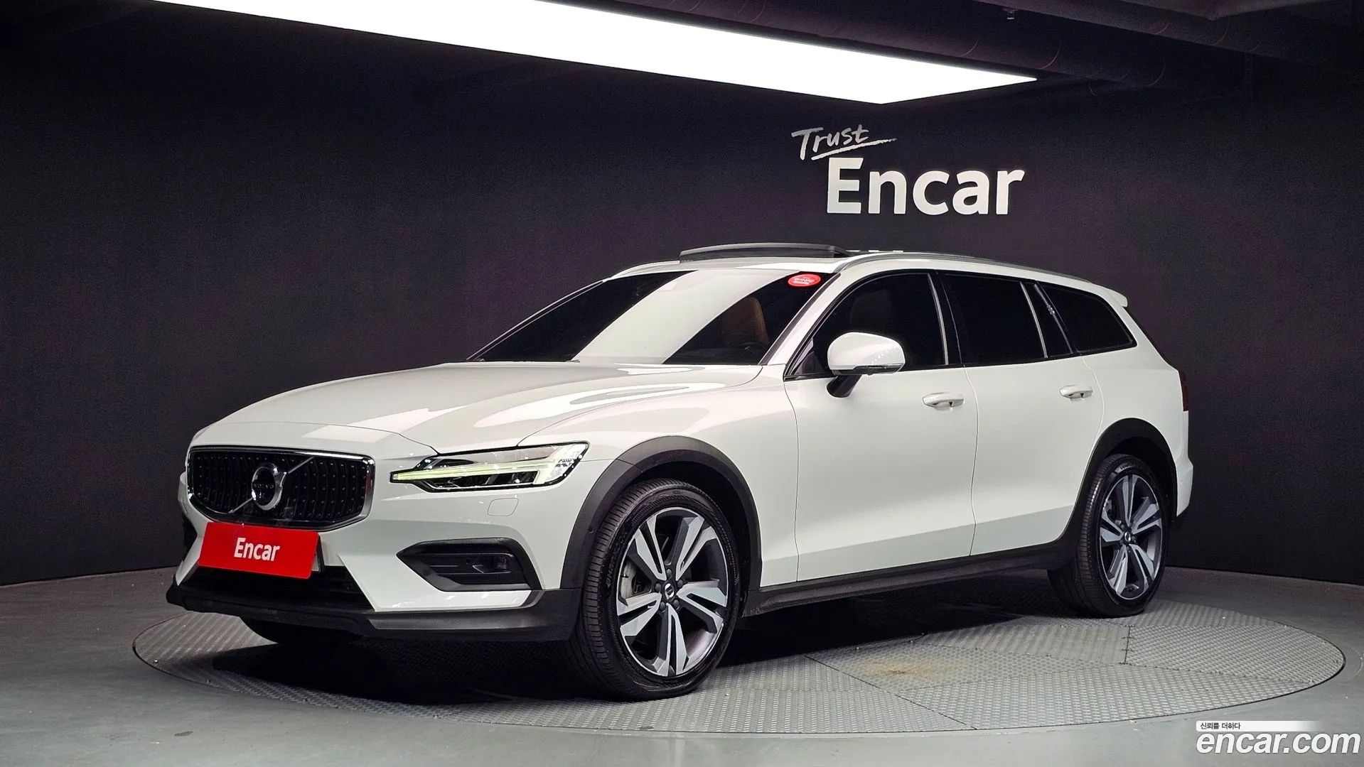 Volvo V60 Cross Country 2020 — фото 3