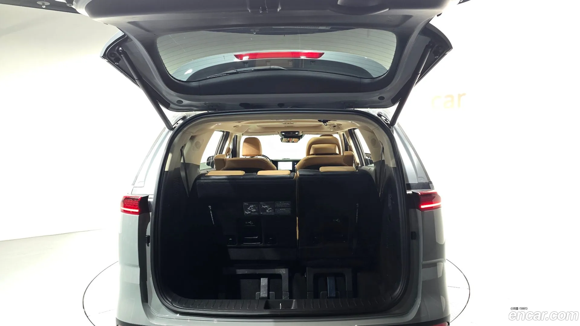 Kia Carnival 2023 — фото 2