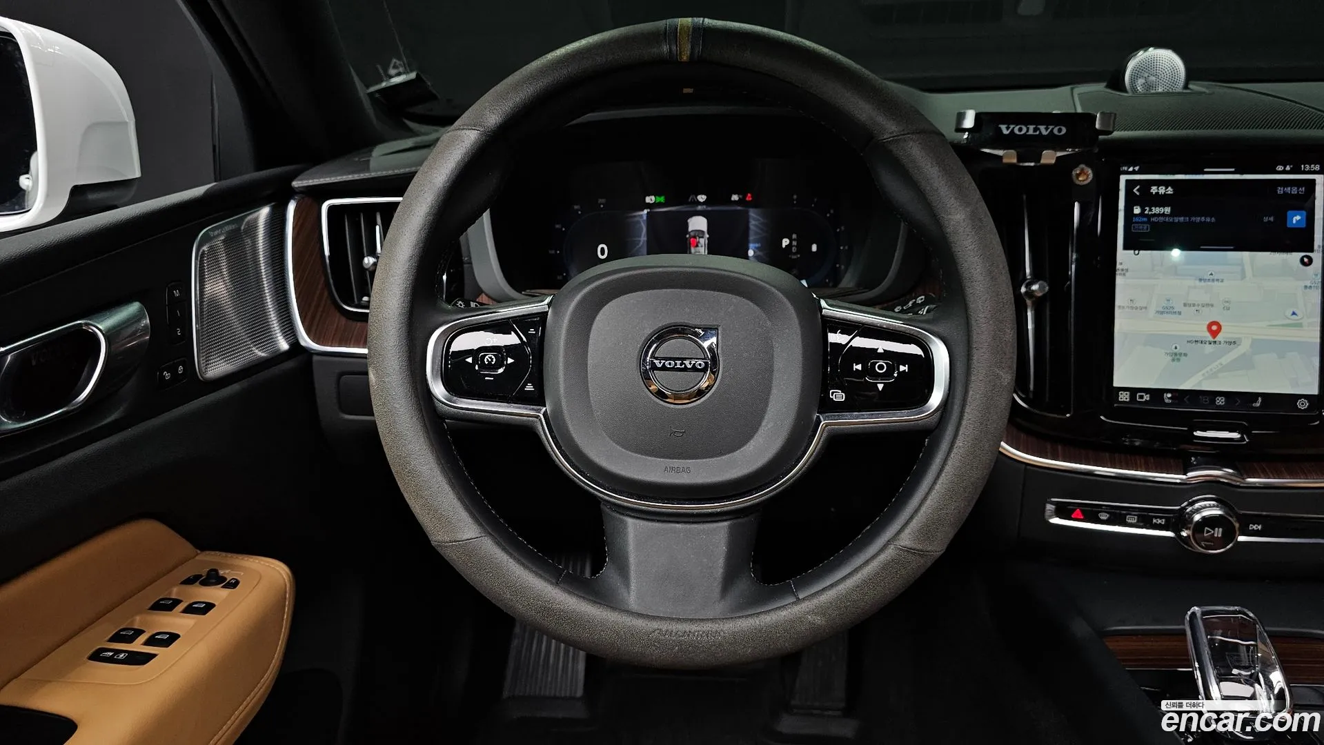Volvo XC60 2023 — фото 2