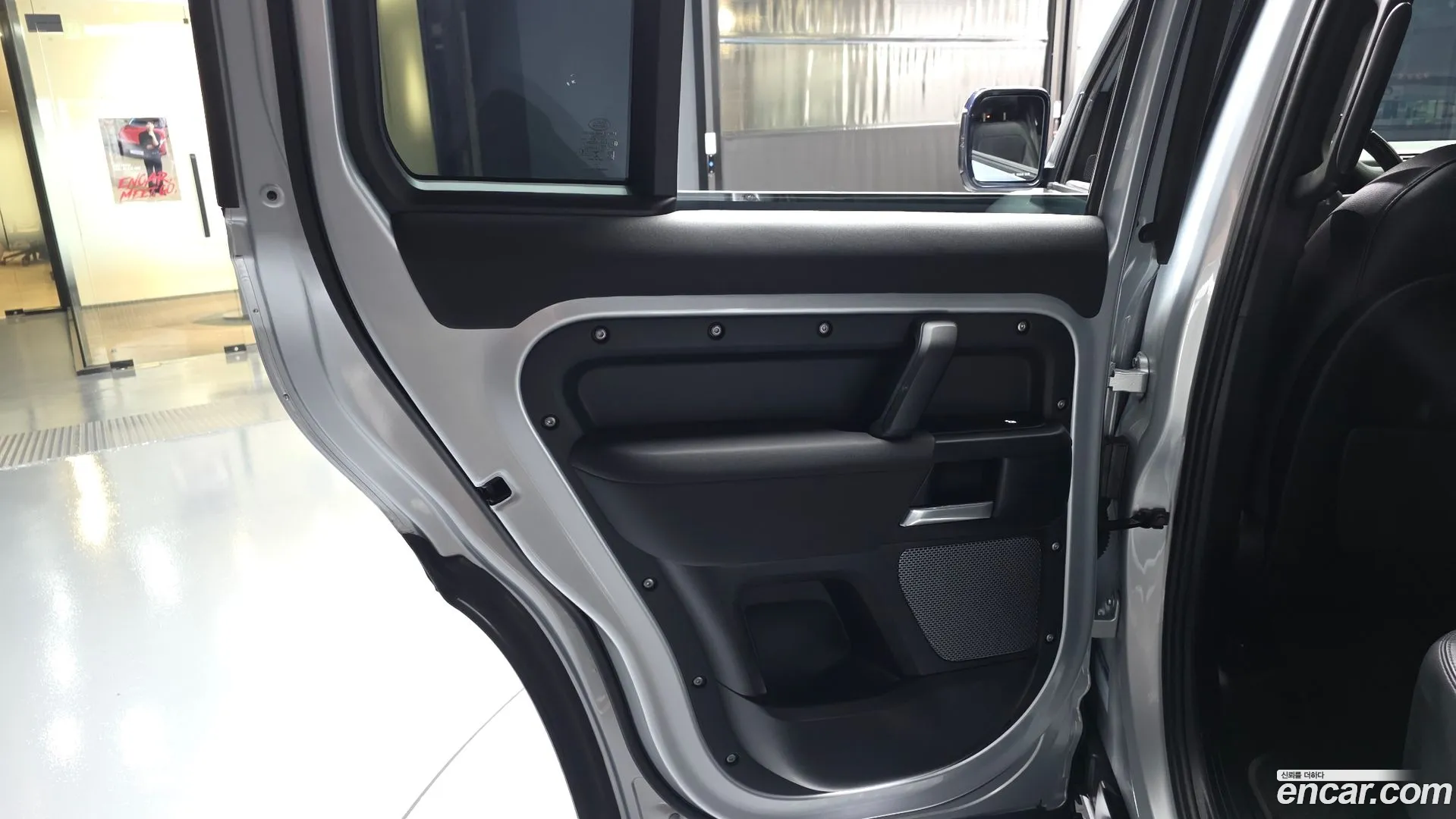 Land Rover Defender 110 2021 — фото 1