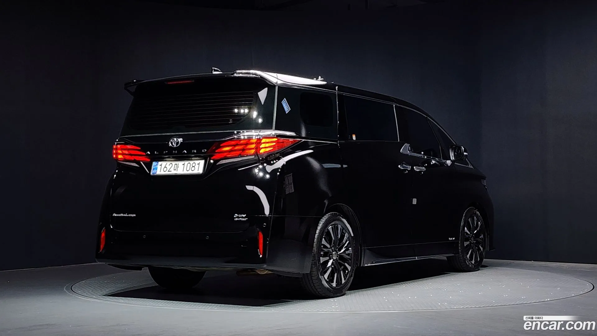 Toyota Alphard 2024 — фото 3