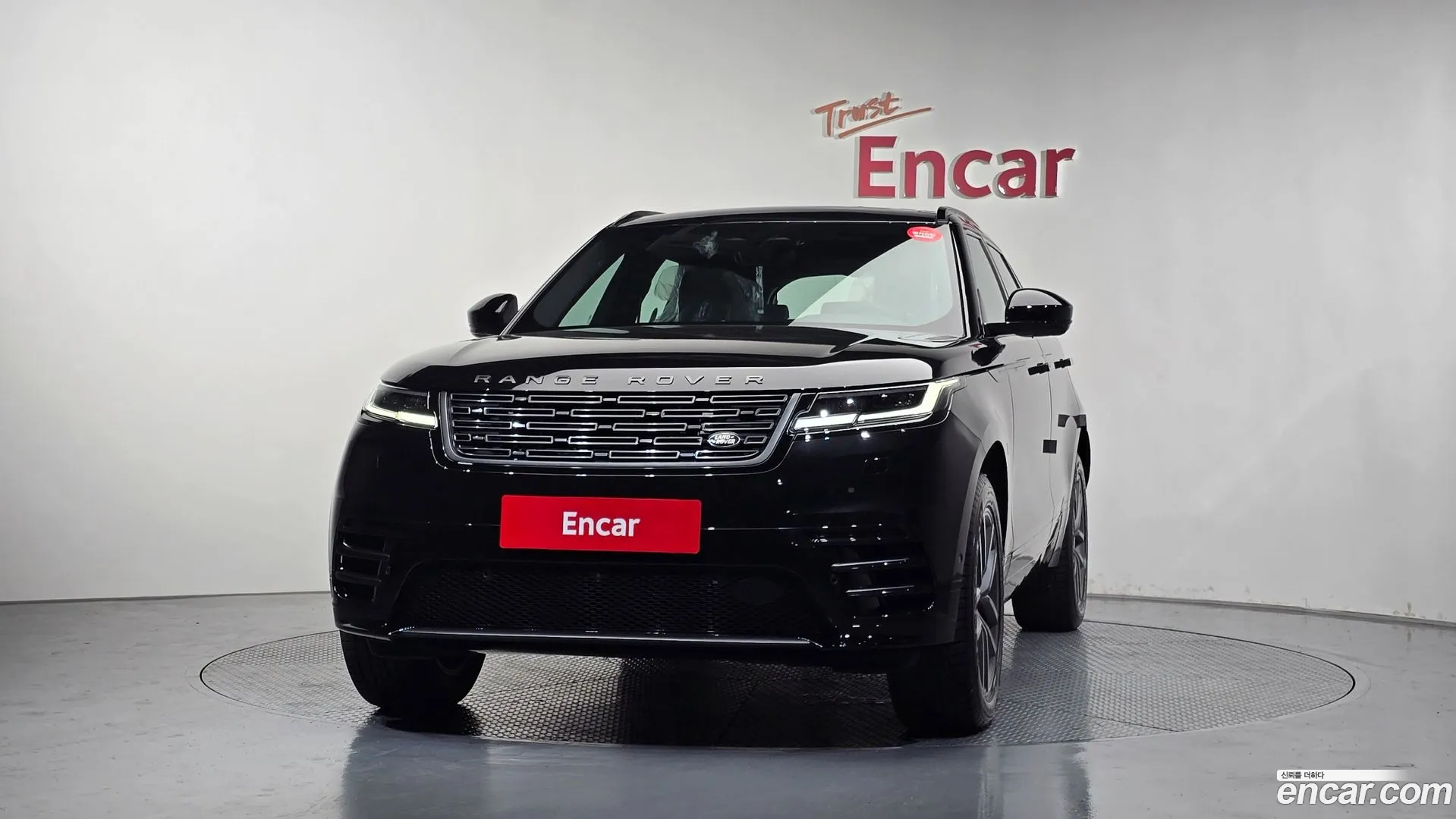 Land Rover Range Rover Velar 2026 — фото 3