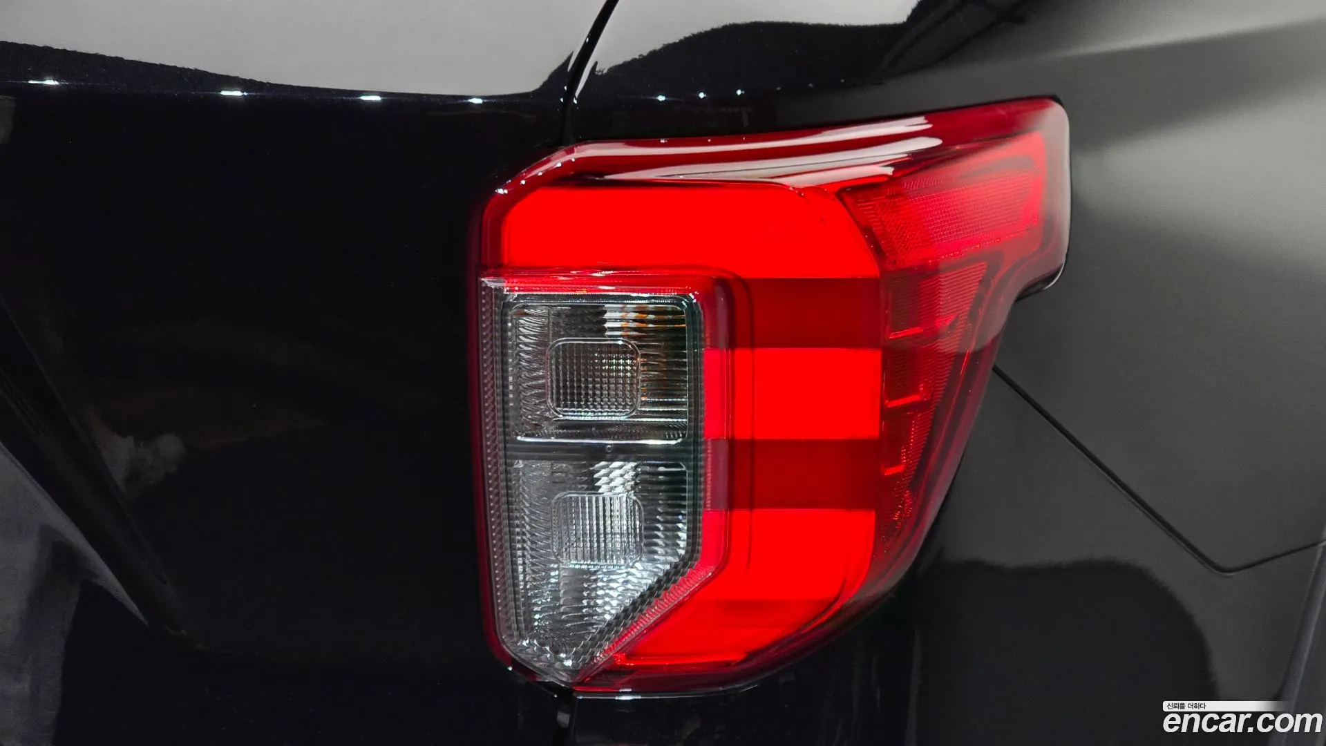 Ford Explorer 2022 — фото 2