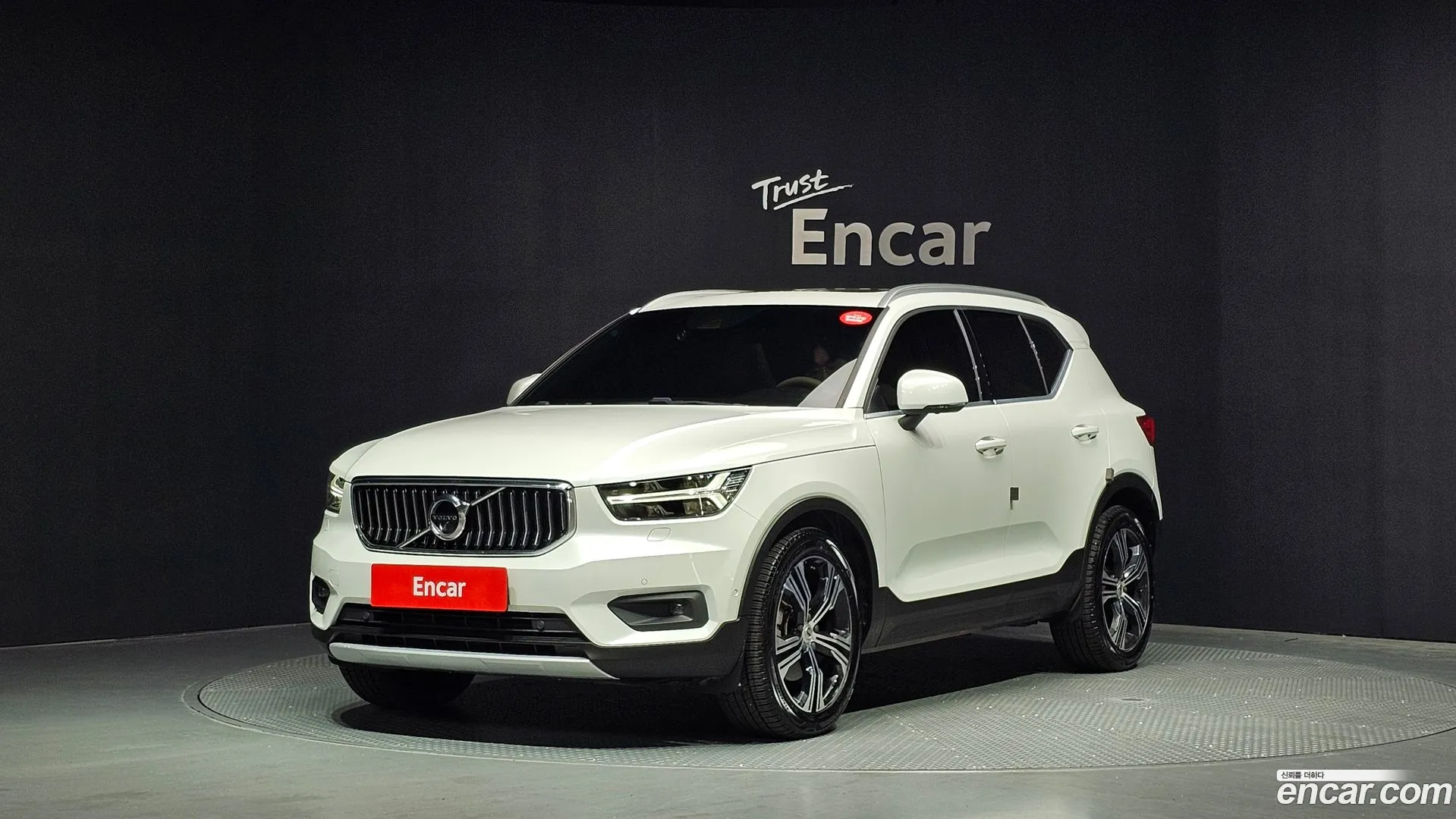Volvo XC40 2020 — фото 1
