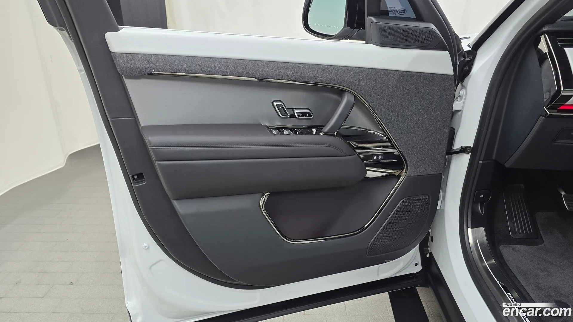 Land Rover Range Rover Sport 2025 — фото 1