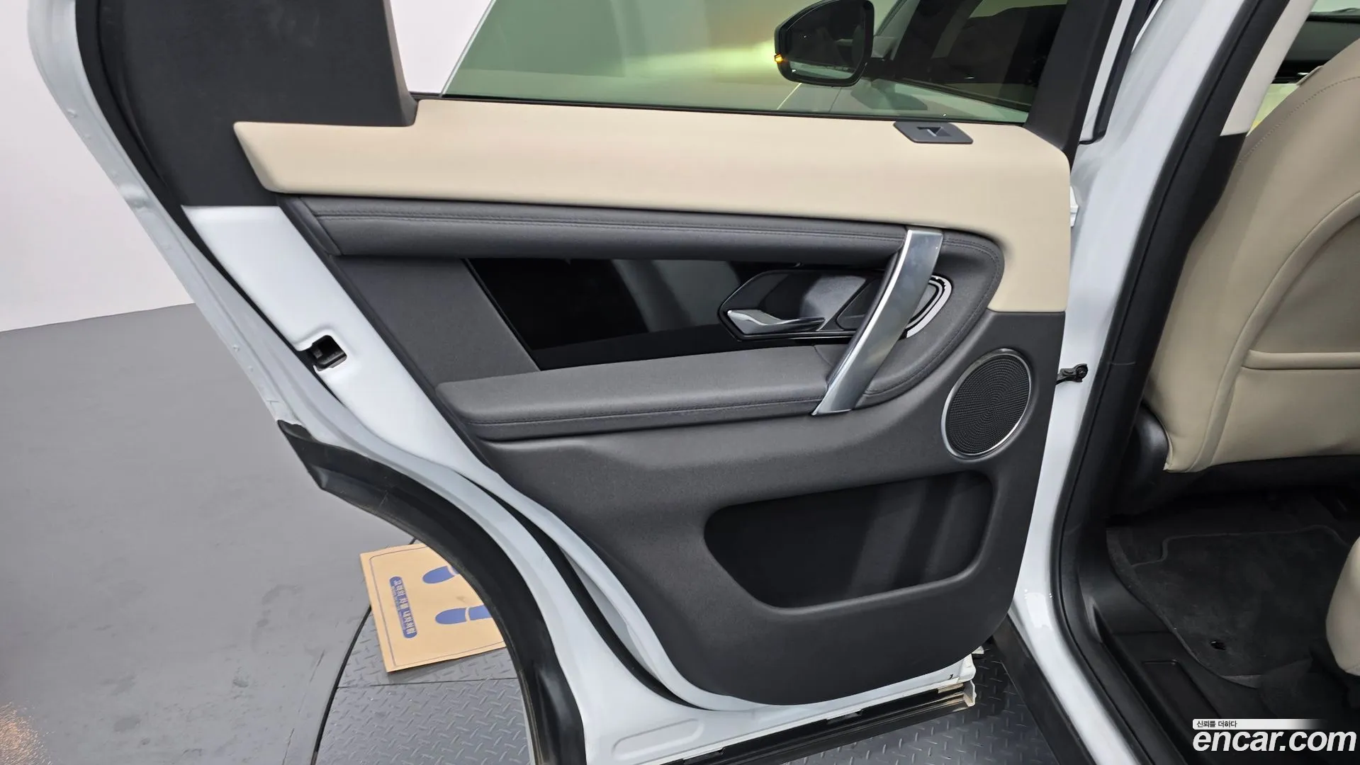 Land Rover Discovery Sport 2024 — фото 4