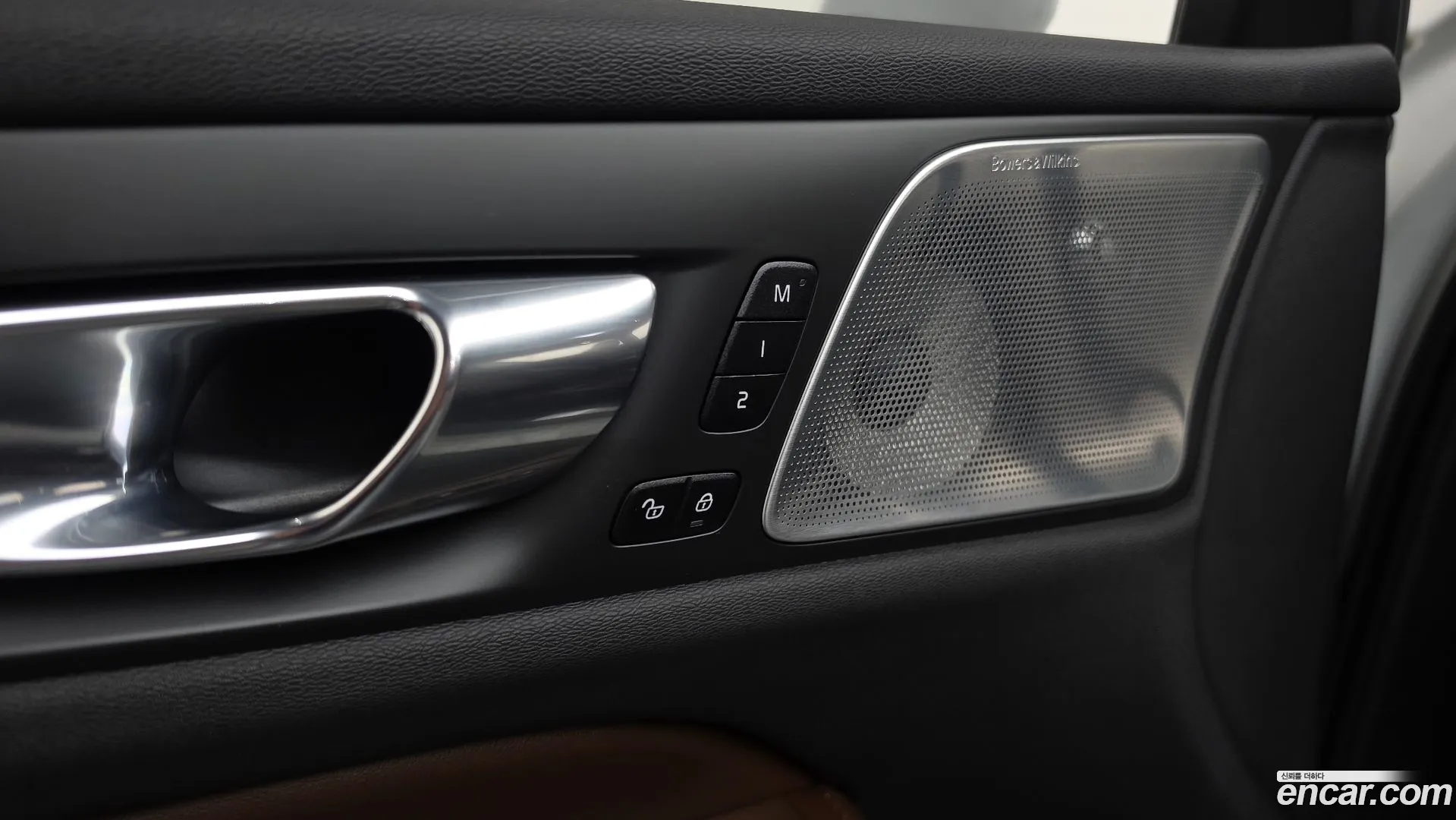 Volvo V60 Cross Country 2021 — фото 1