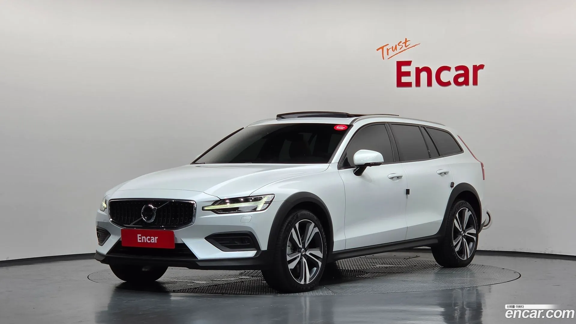 Volvo V60 Cross Country 2021 — фото 3