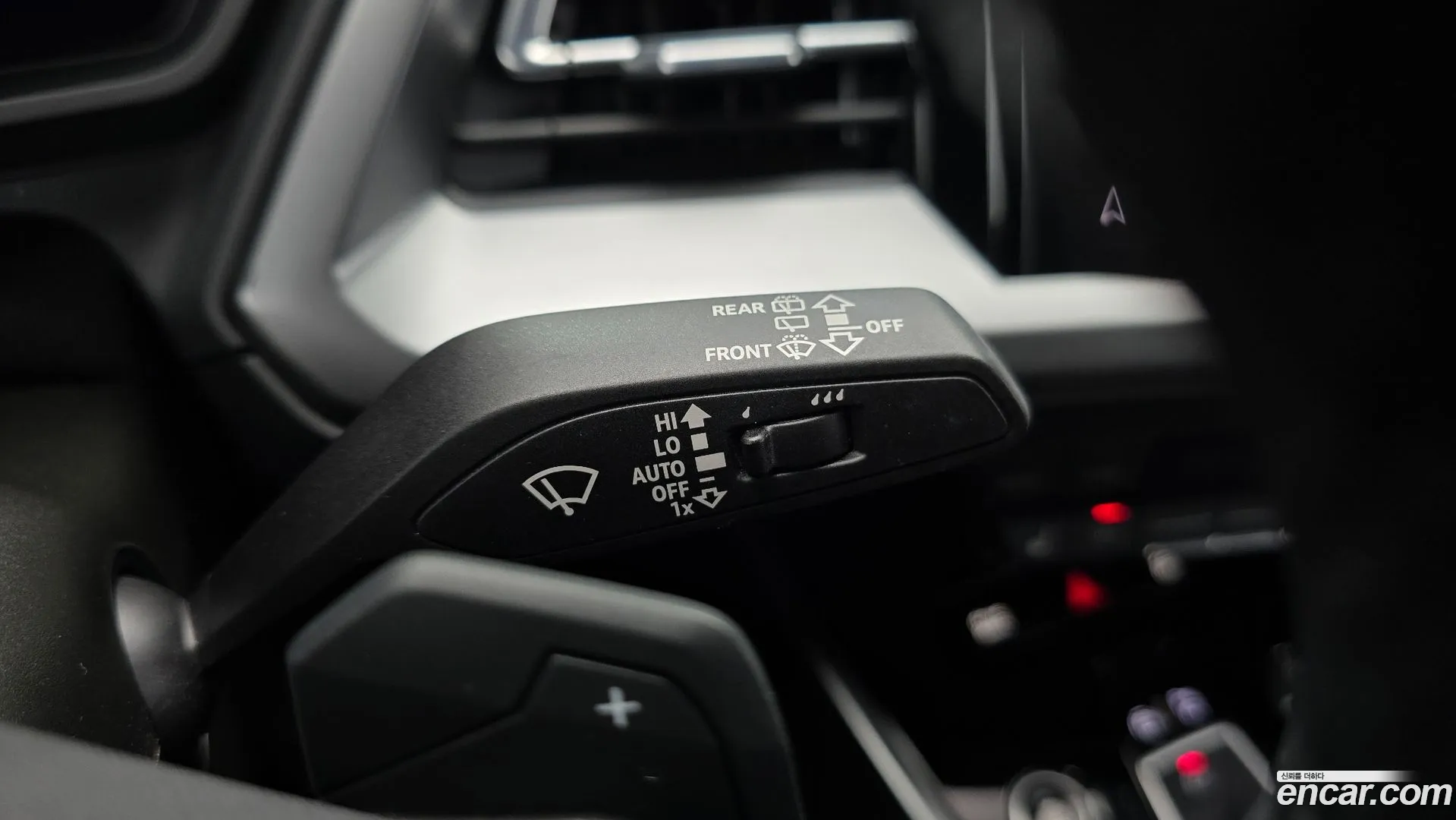 Audi Q4 e-tron 2023 — фото 2