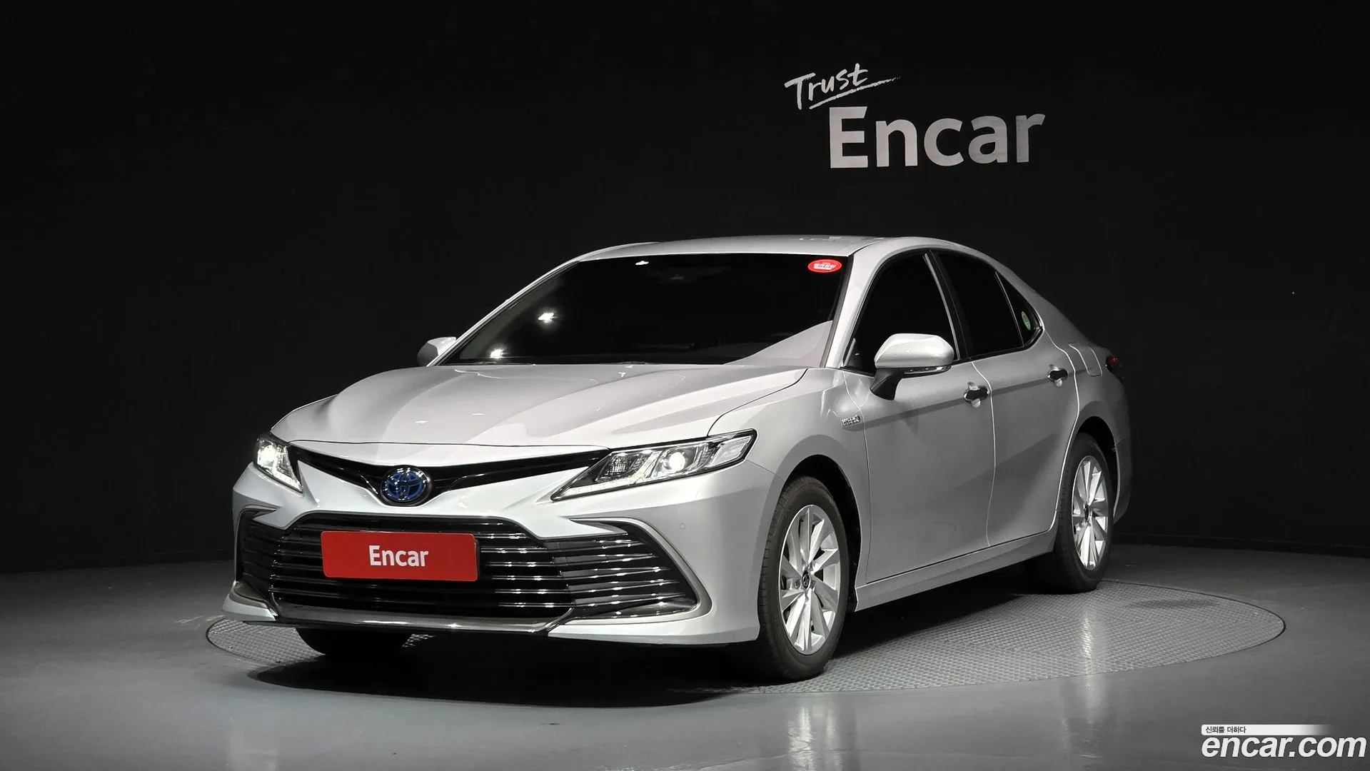 Toyota Camry 2023 — фото 3