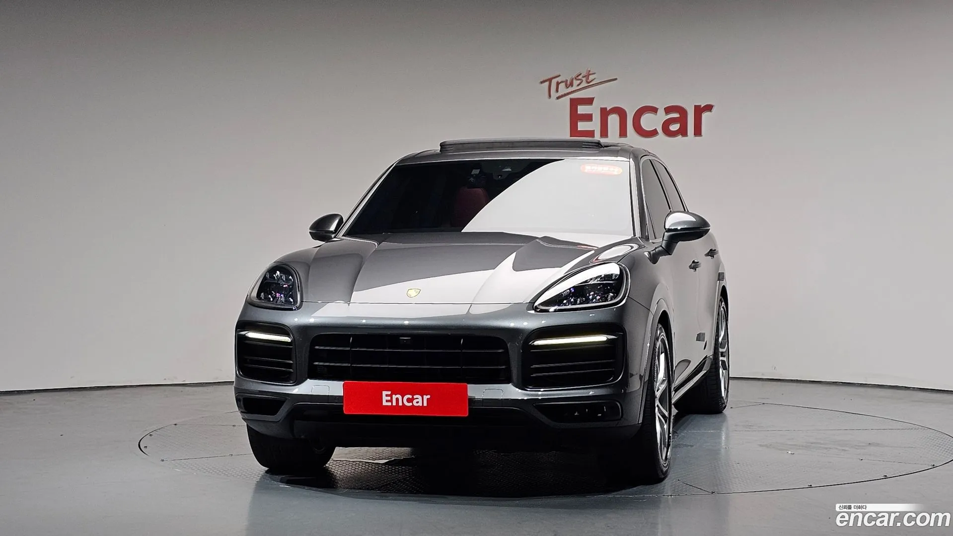 Porsche Cayenne 2020 — фото 1