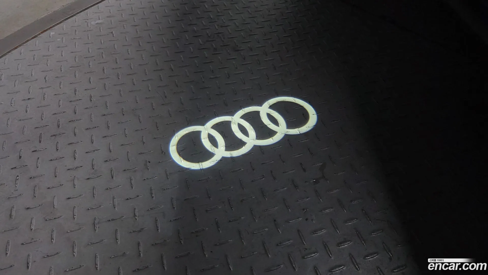 Audi A8 2021 — фото 5