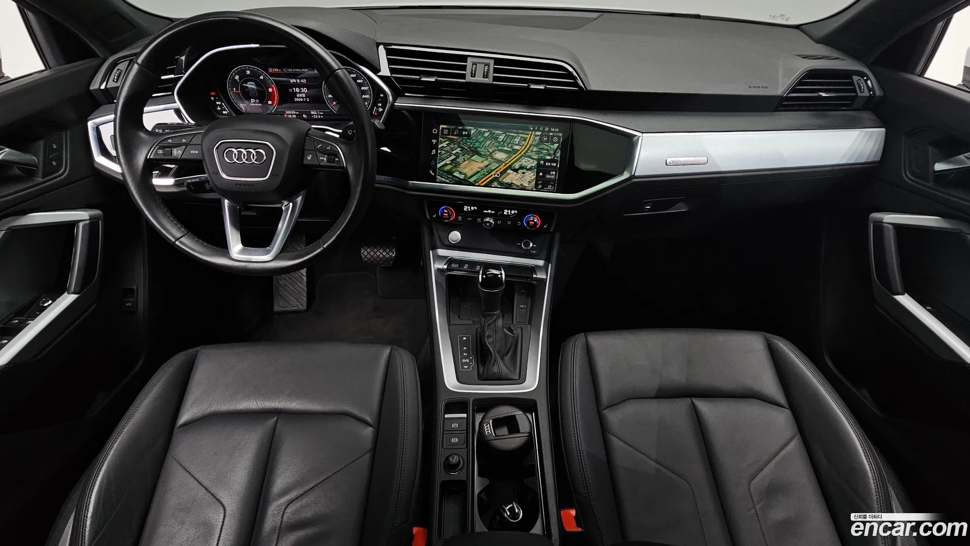 Audi Q3 2020 — фото 1