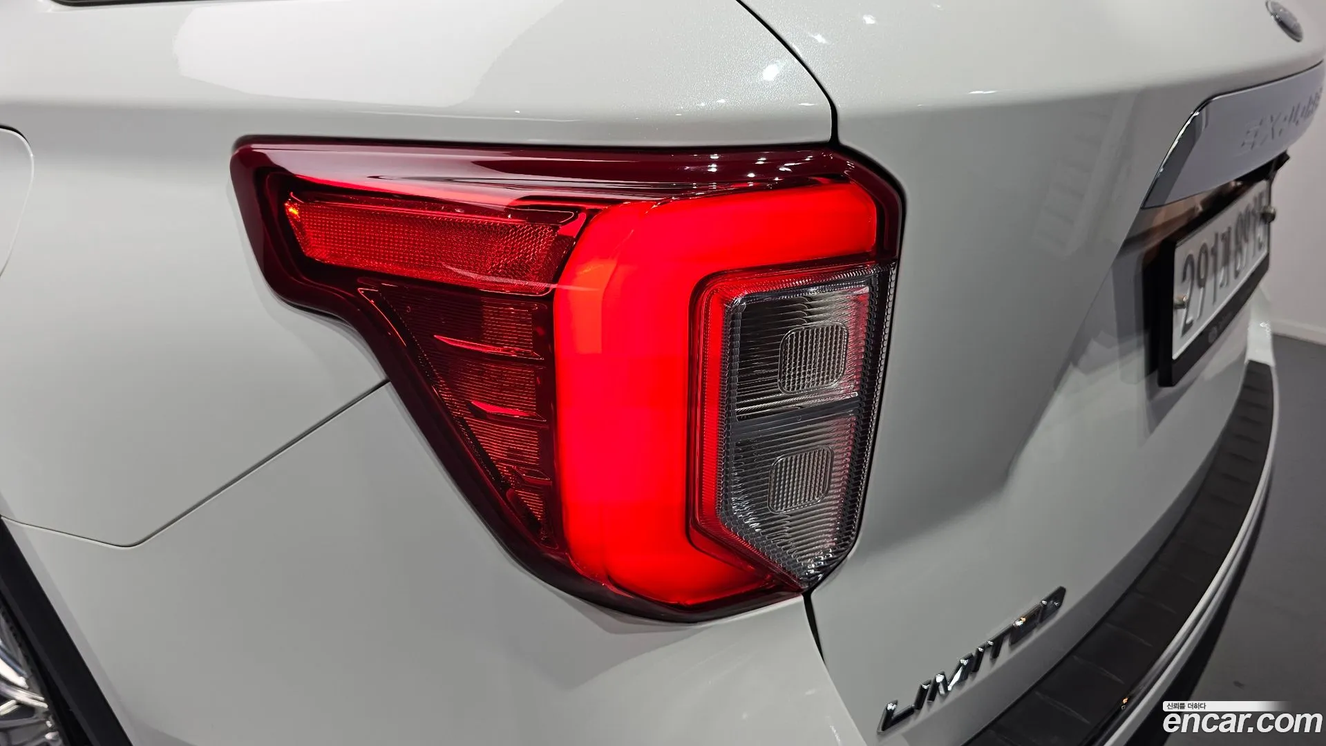 Ford Explorer 2020 — фото 4