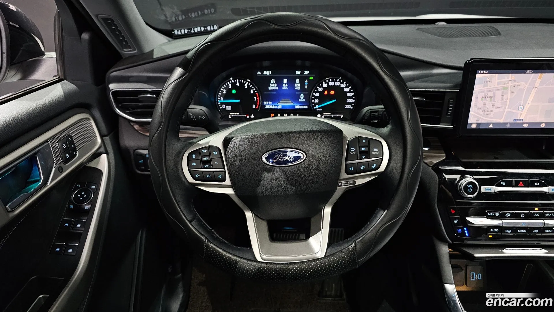 Ford Explorer 2023 — фото 4