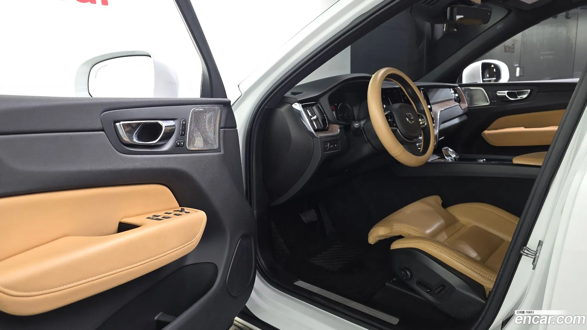 Volvo XC60 2020 — фото 3