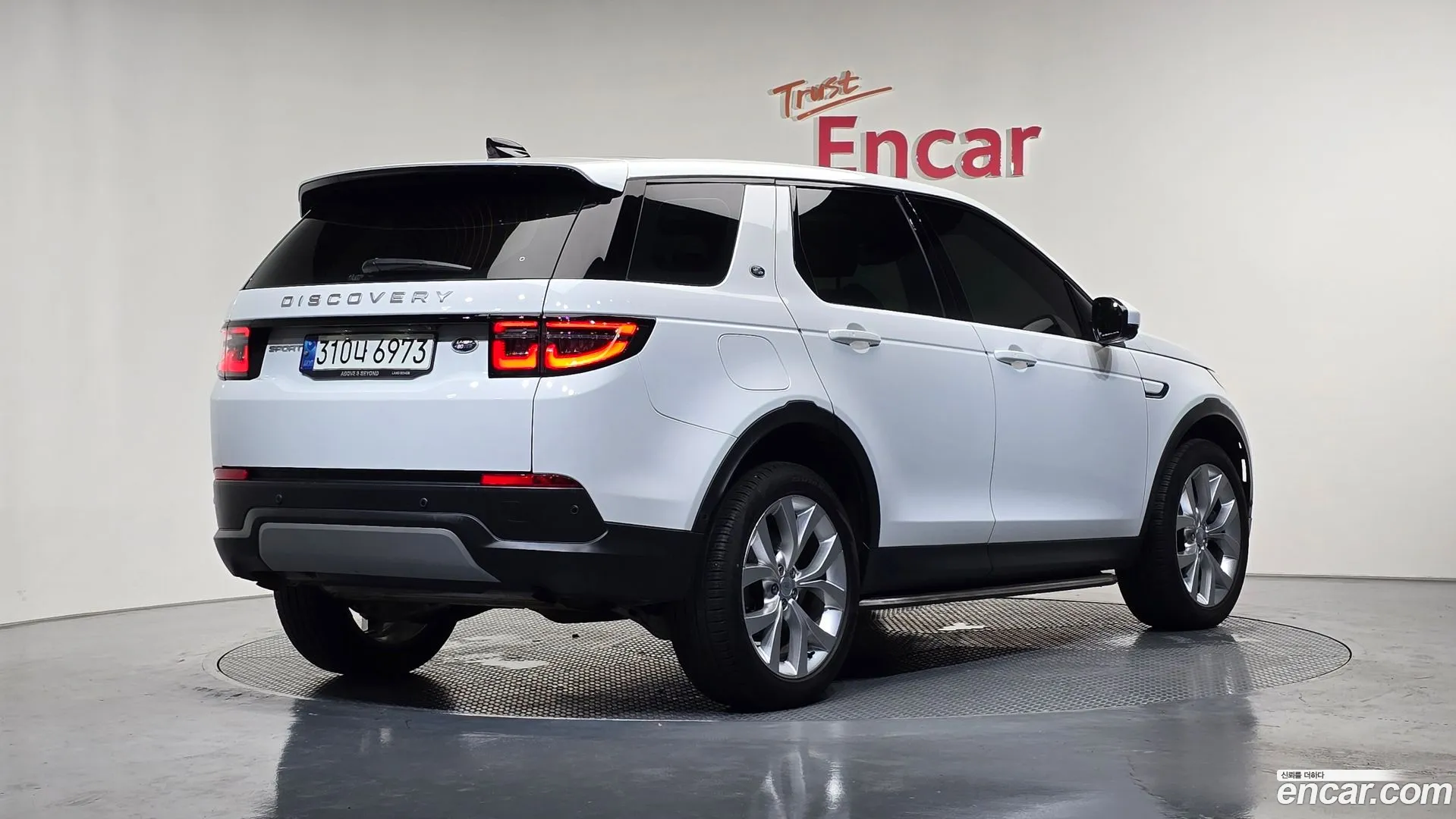 Land Rover Discovery Sport 2021 — фото 3