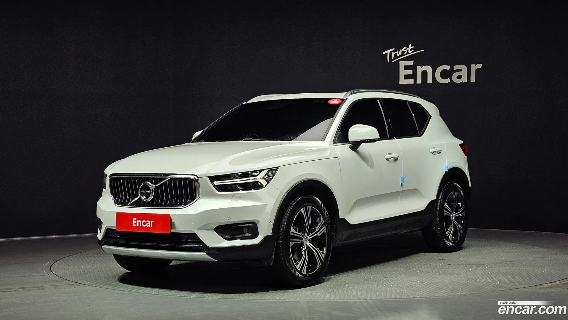 Volvo XC40 2021 — фото 5