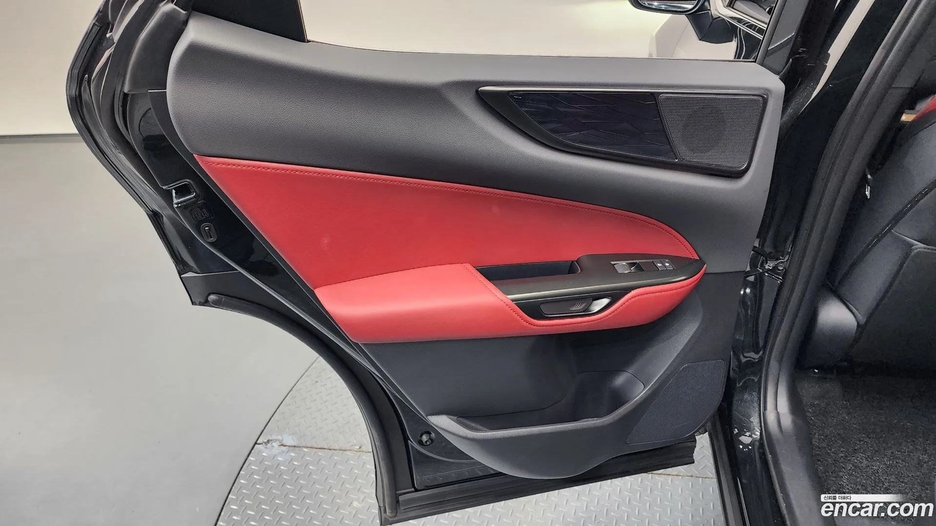 Lexus NX 350h 2025 — фото 1