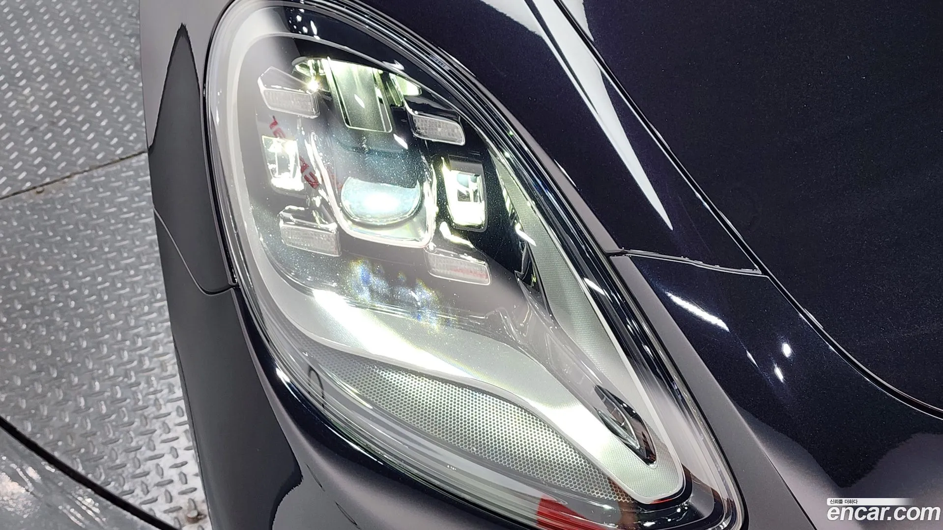 Porsche Panamera 2023 — фото 1